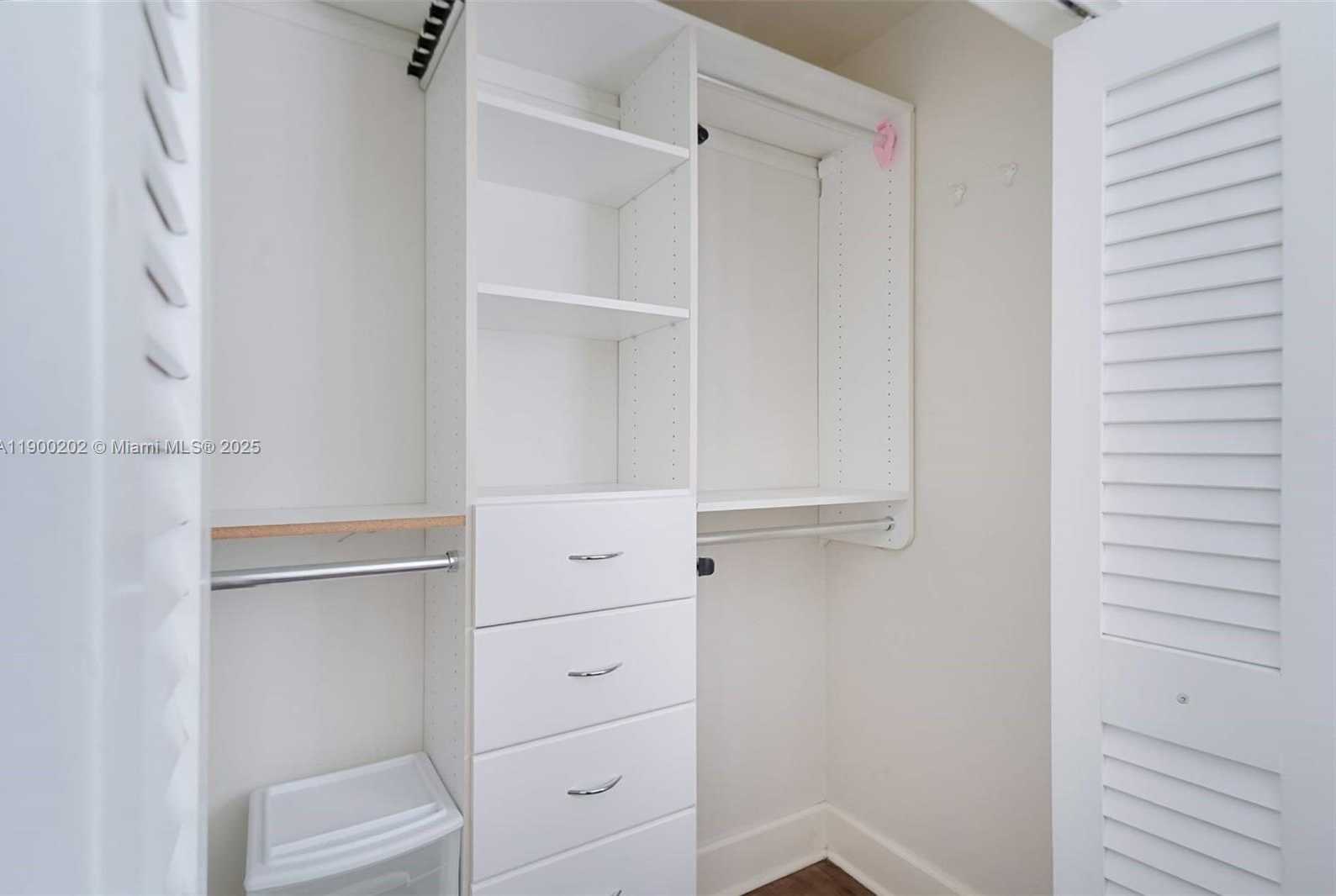 Imagen de Pequeño Objeto