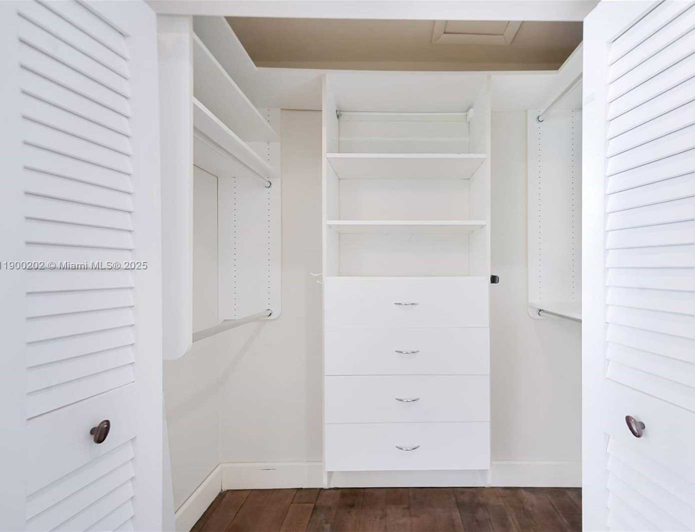 Imagen de Pequeño Objeto