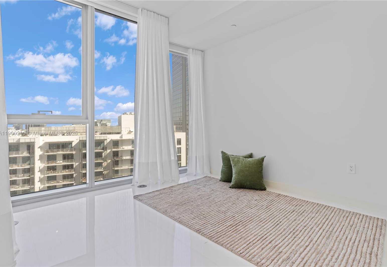 Small Image of 300 BISCAYNE BLVD WAY #4509, Miami Number 19