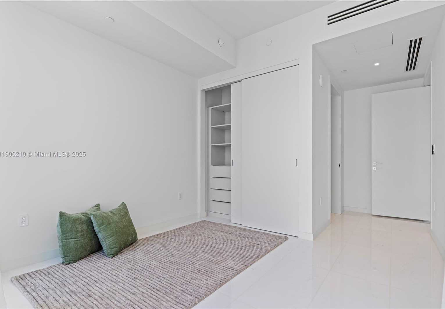 Small Image of 300 BISCAYNE BLVD WAY #4509, Miami Number 20