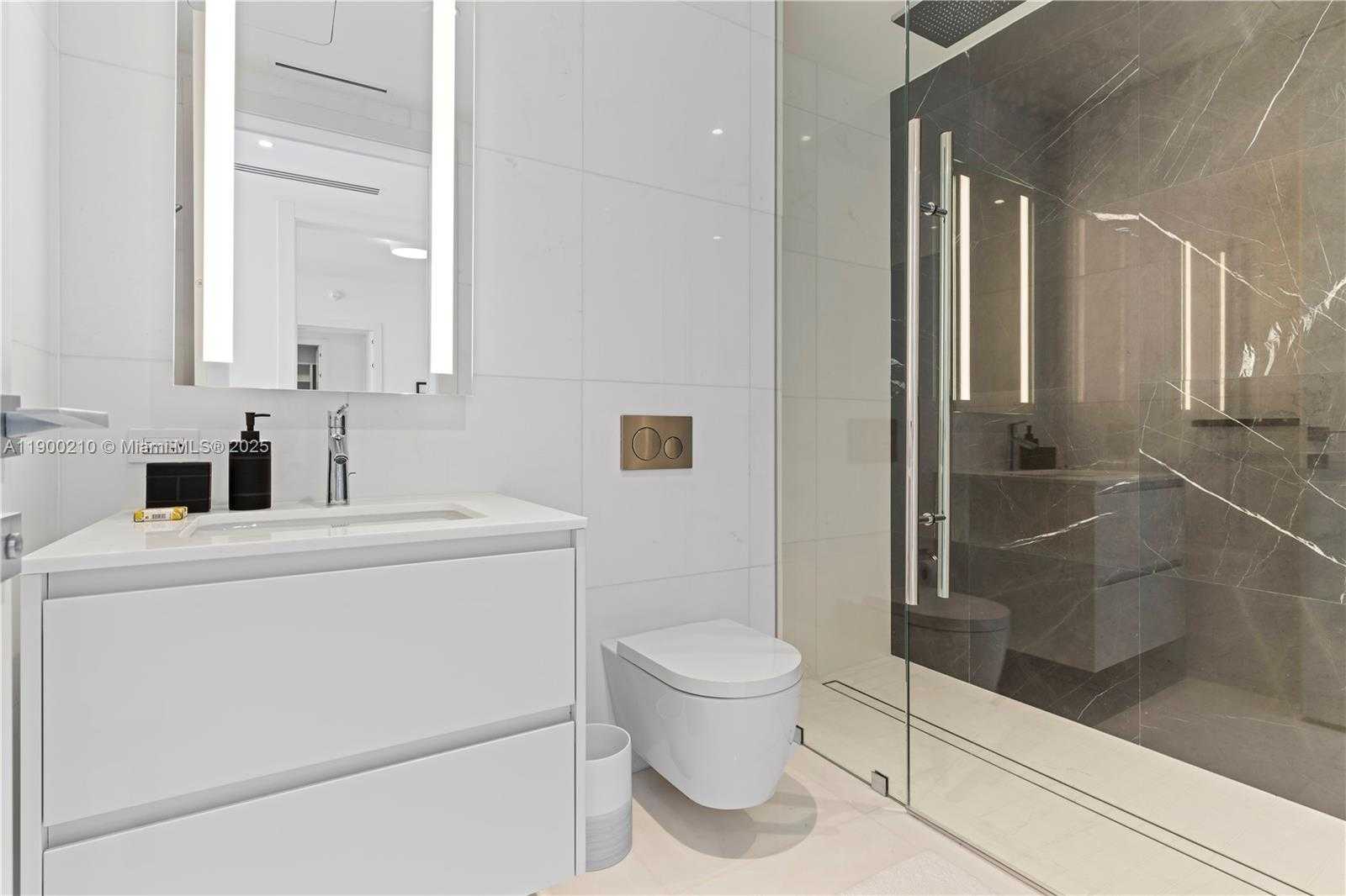 Small Image of 300 BISCAYNE BLVD WAY #4509, Miami Number 21