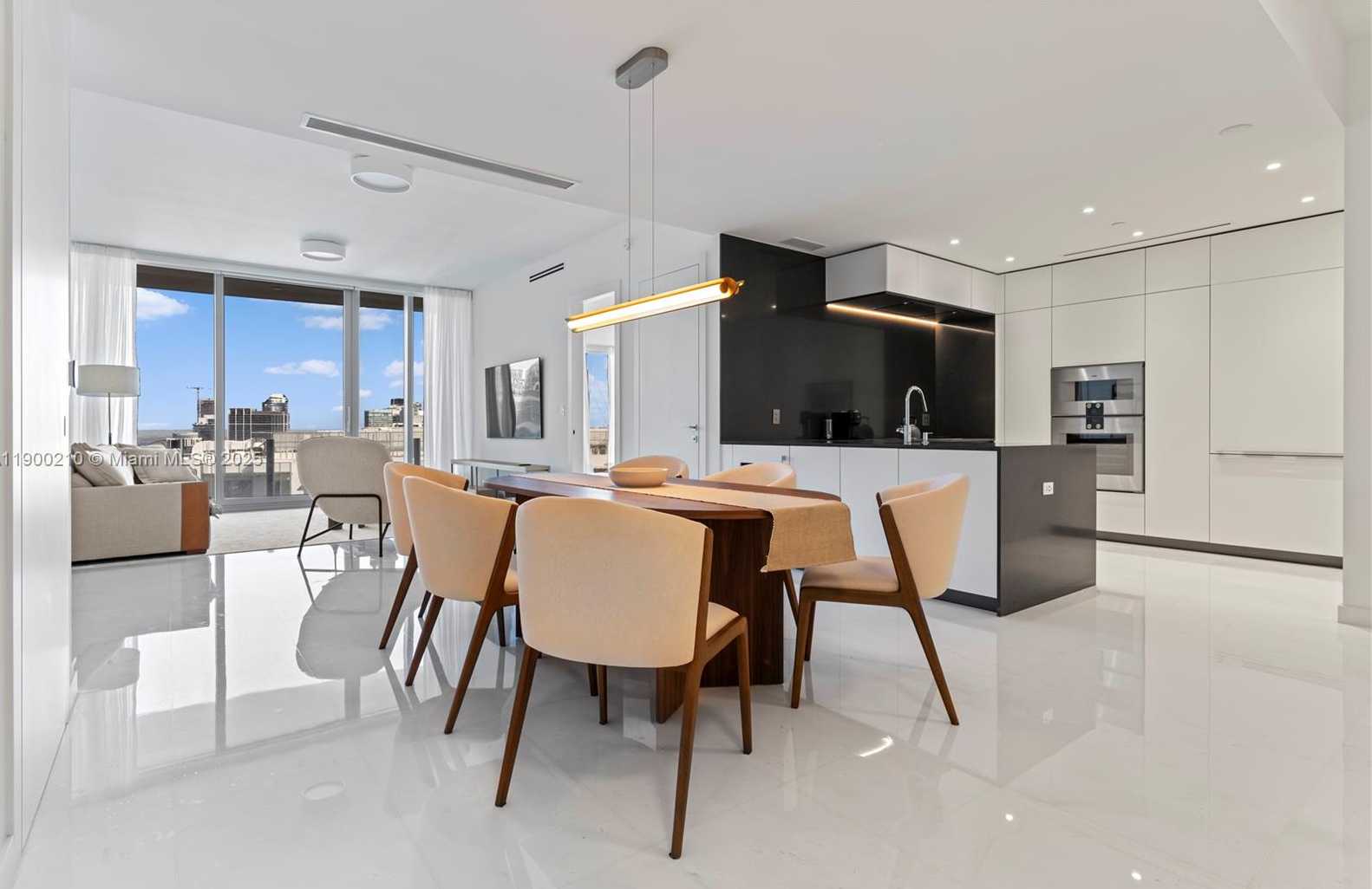 Small Image of 300 BISCAYNE BLVD WAY #4509, Miami Number 3