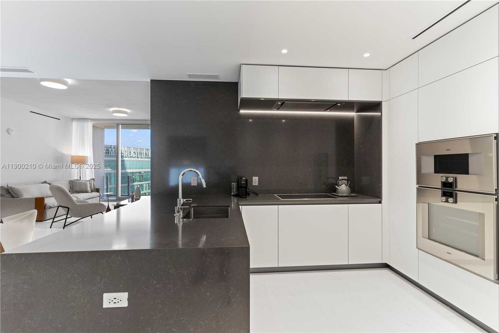 Small Image of 300 BISCAYNE BLVD WAY #4509, Miami Number 8