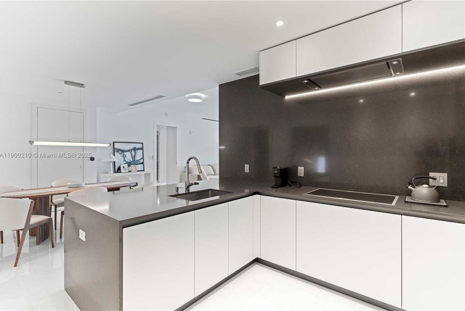 Small Image of 300 BISCAYNE BLVD WAY #4509, Miami Number 9