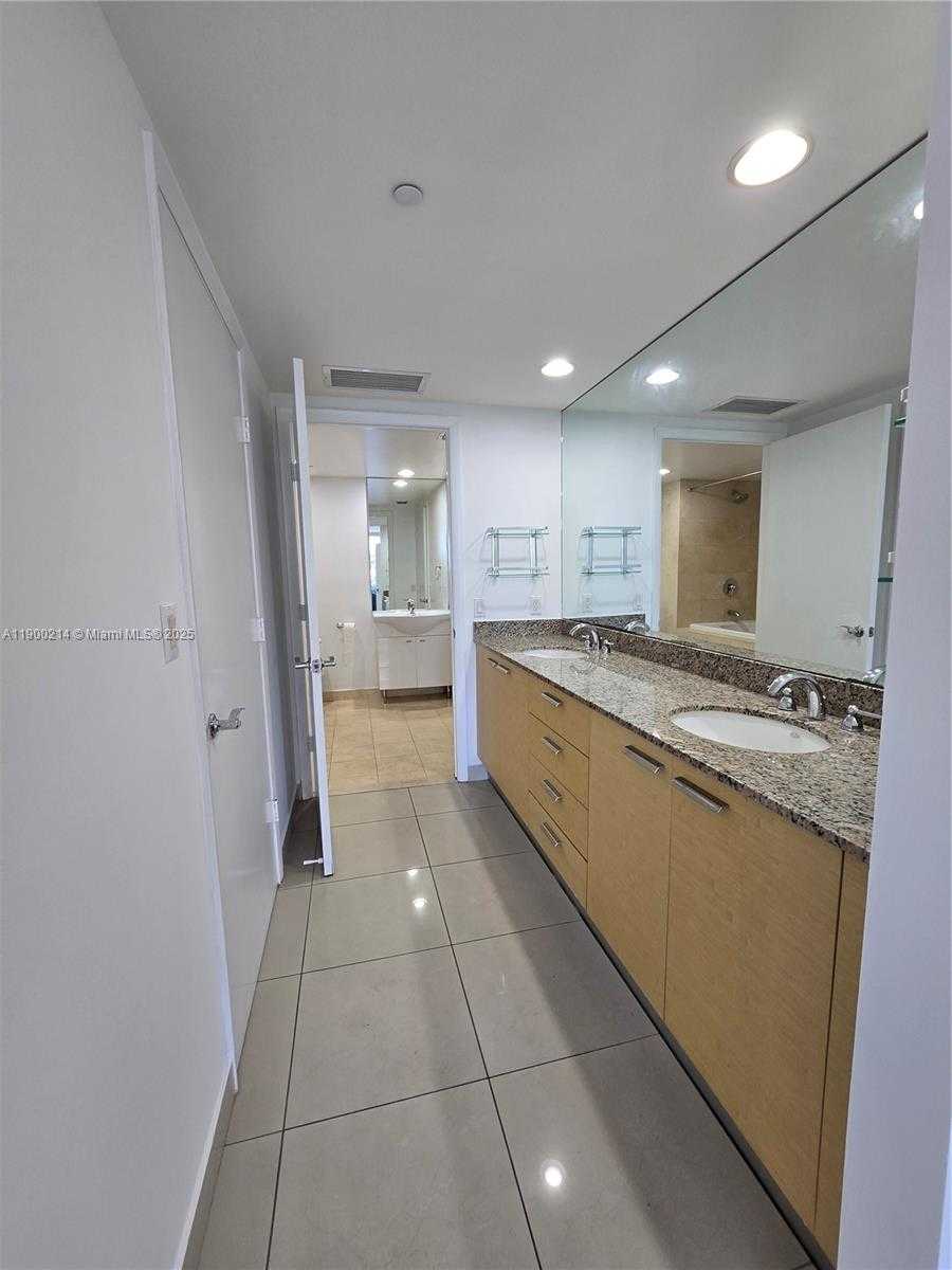 Small Image of 1800 SOUTH OCEAN DR #409, Hallandale Beach Number 10