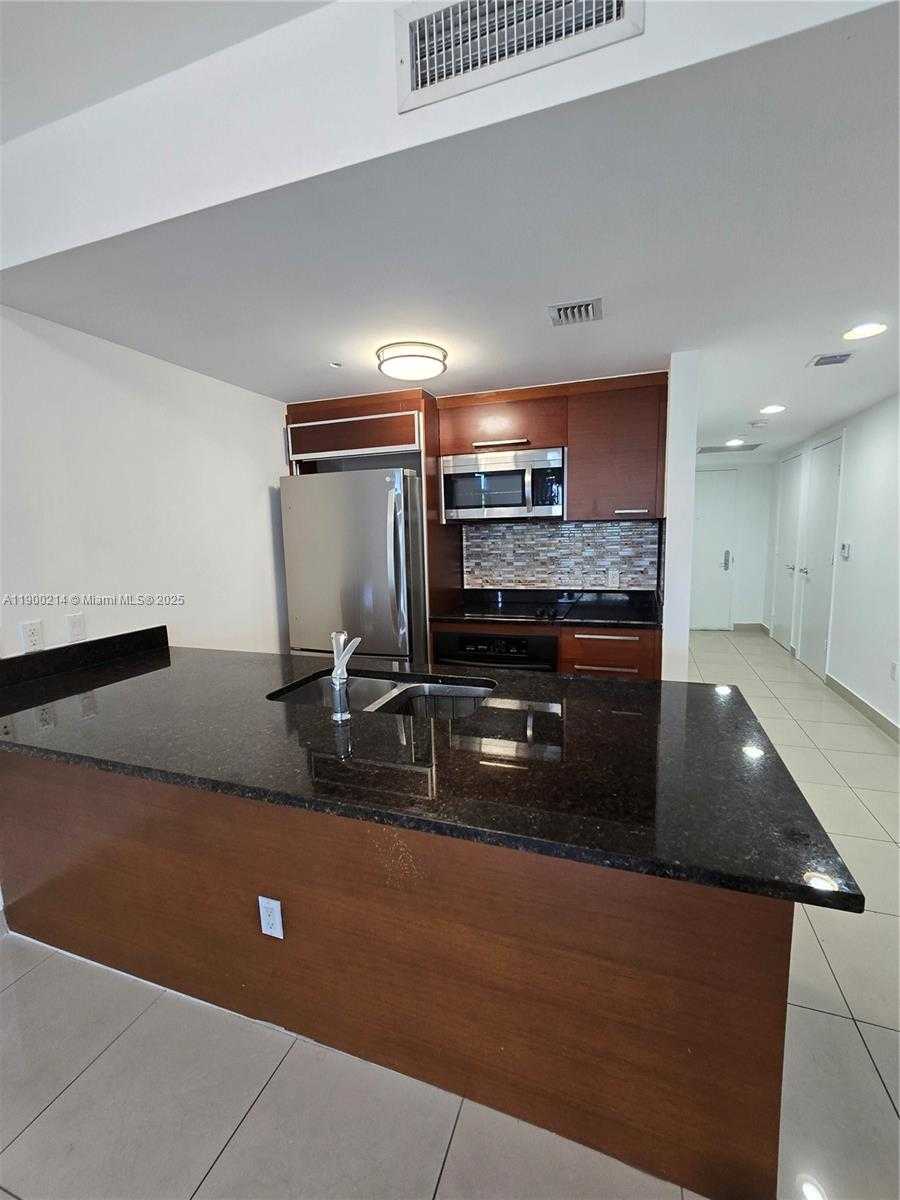 Small Image of 1800 SOUTH OCEAN DR #409, Hallandale Beach Number 6