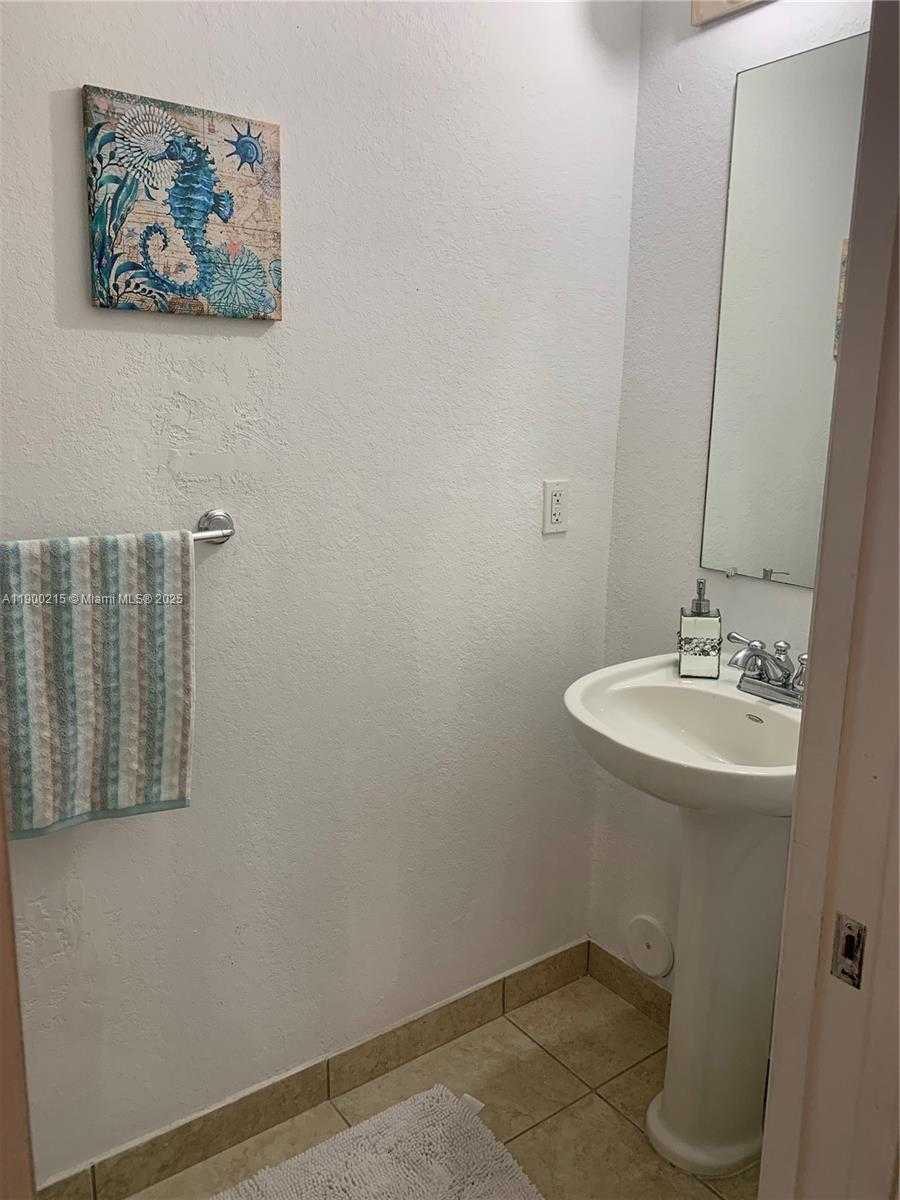 Small Image of 10855 NORTH WEST 88TH TER #201, Doral Number 6