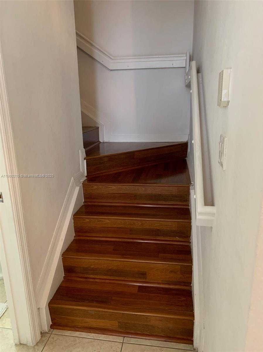 Small Image of 10855 NORTH WEST 88TH TER #201, Doral Number 7