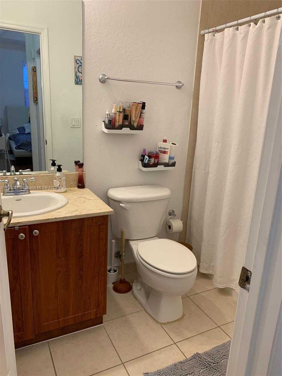Small Image of 10855 NORTH WEST 88TH TER #201, Doral Number 9