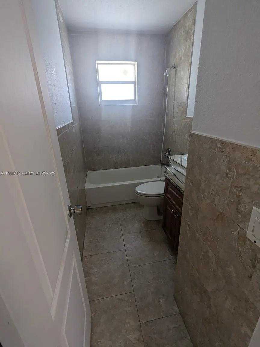 Small Image of 2323 VAN BUREN ST #106, Hollywood Number 13