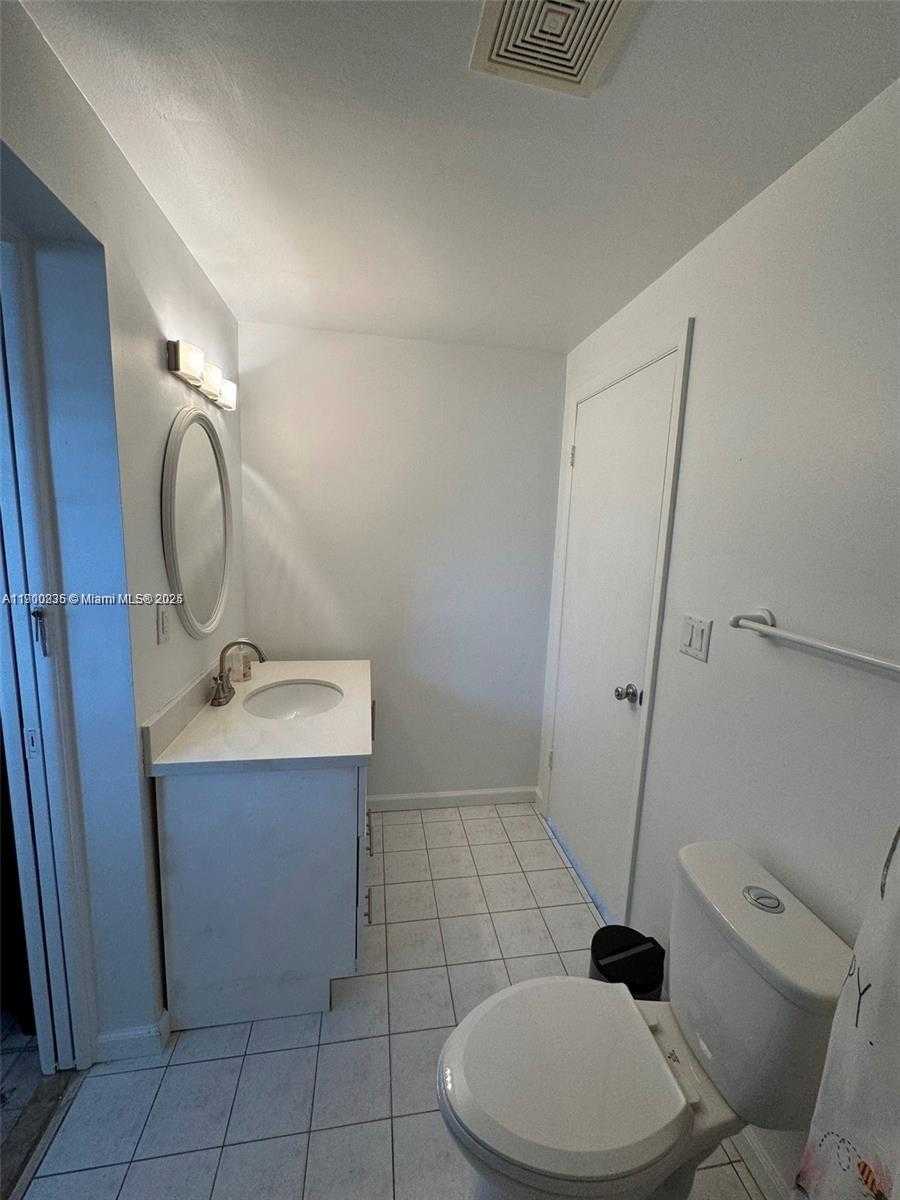 Small Image of 574 EAST 41ST ST, Hialeah Number 10