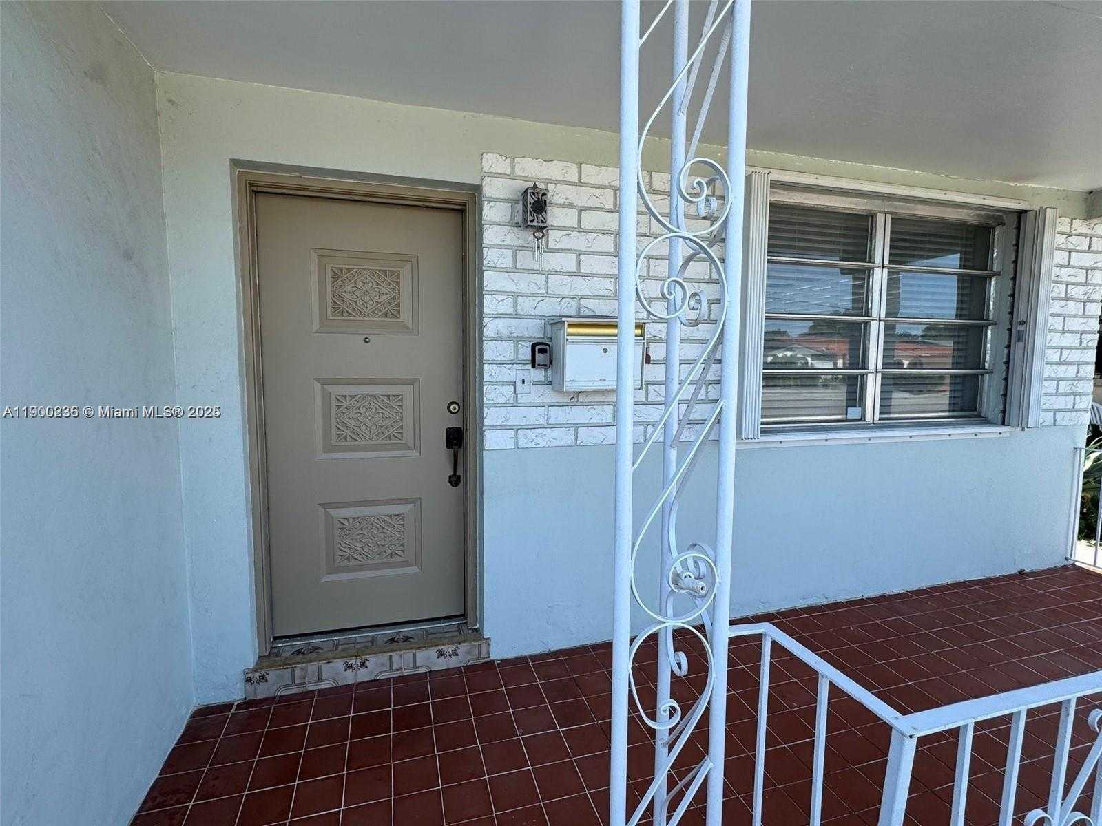 Small Image of 574 EAST 41ST ST, Hialeah Number 2