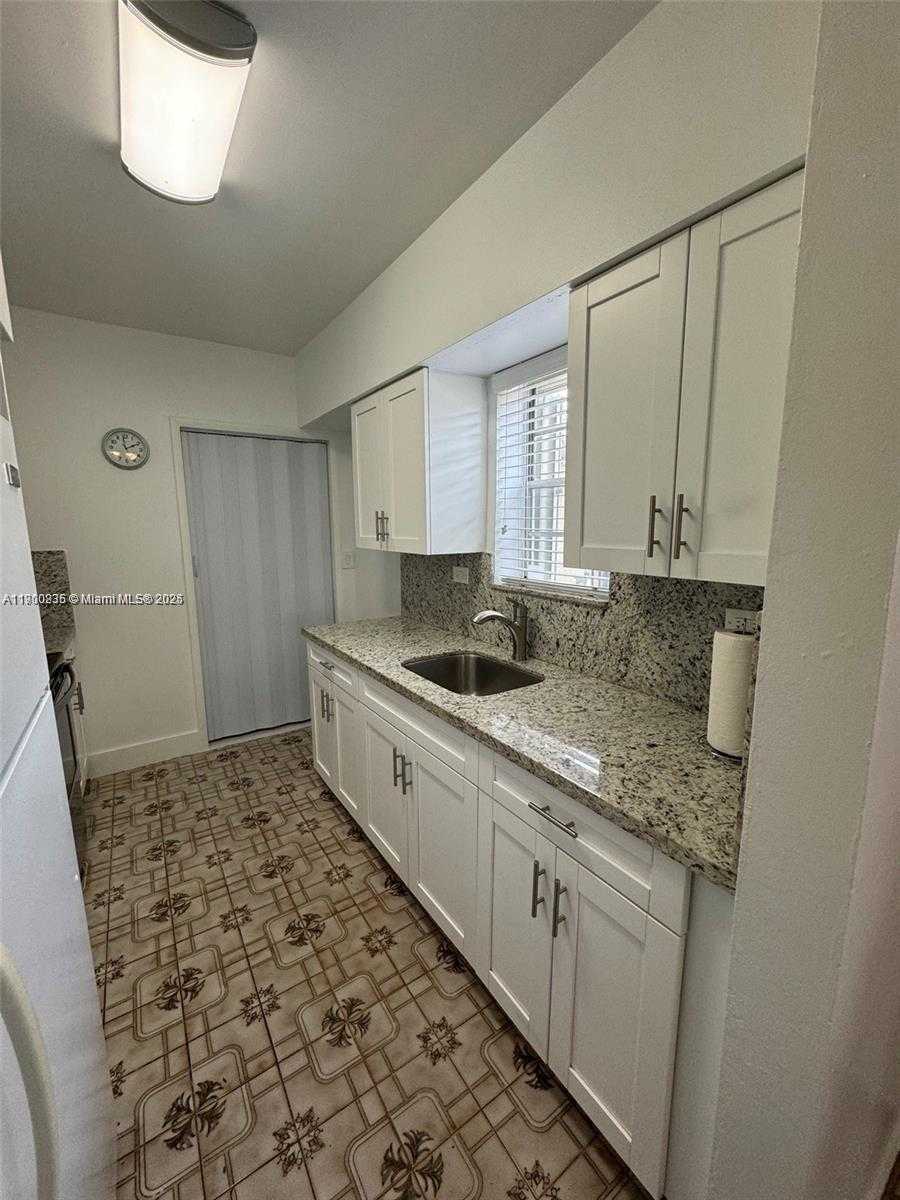 Small Image of 574 EAST 41ST ST, Hialeah Number 3