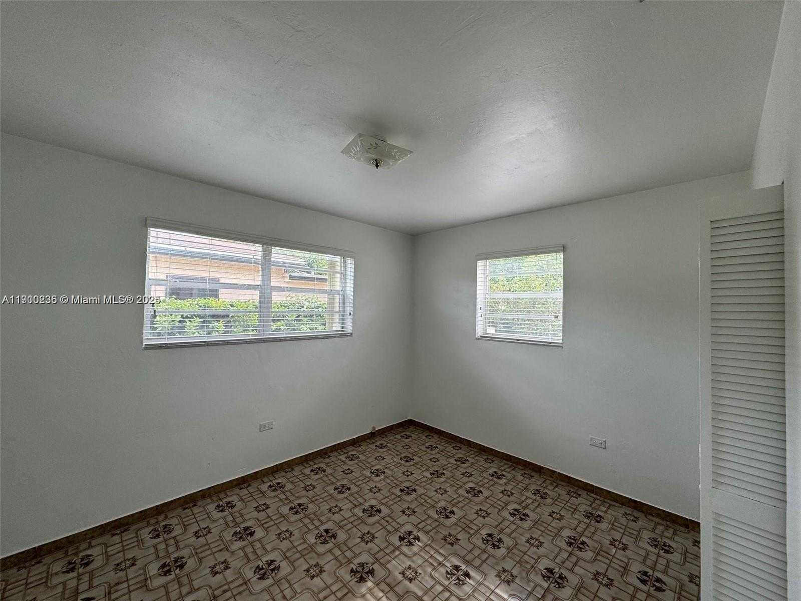 Small Image of 574 EAST 41ST ST, Hialeah Number 7