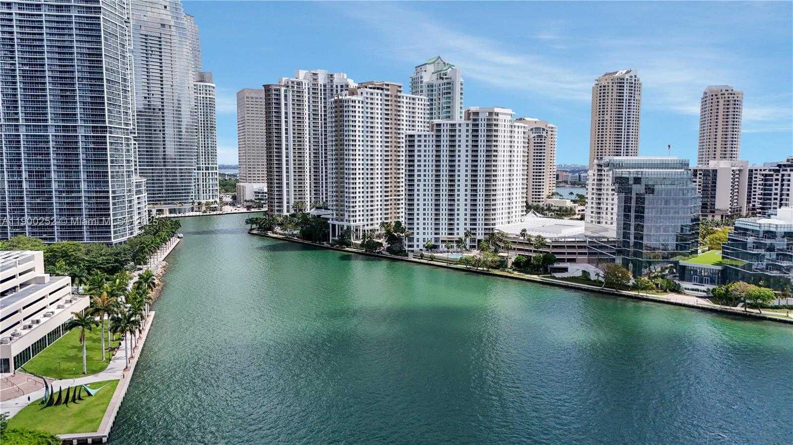 Small Image of 801 BRICKELL BAY DR #1070, Miami Number 10