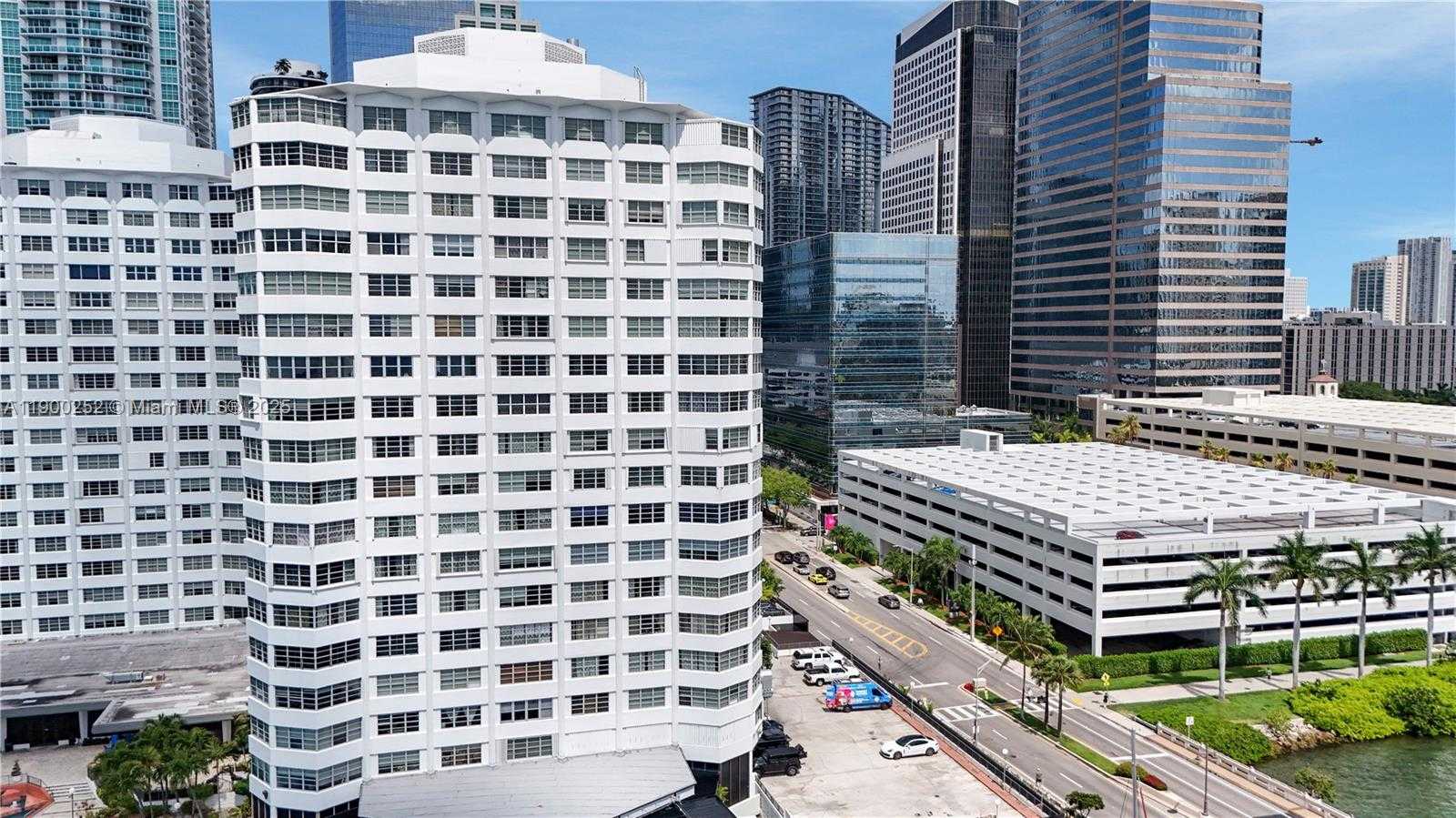 Small Image of 801 BRICKELL BAY DR #1070, Miami Number 15