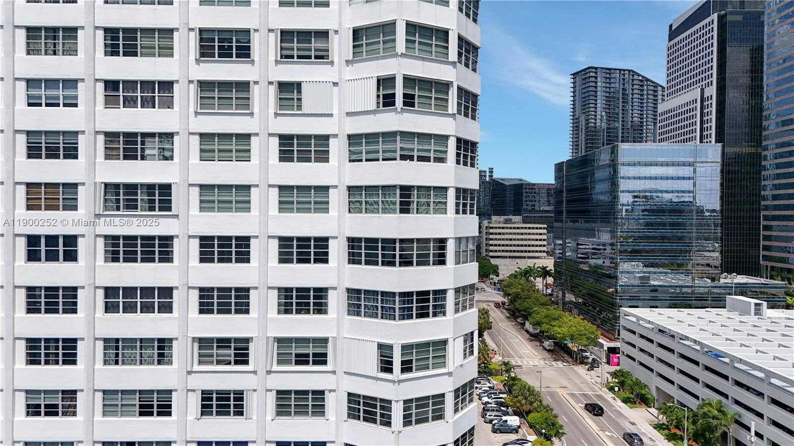 Small Image of 801 BRICKELL BAY DR #1070, Miami Number 16