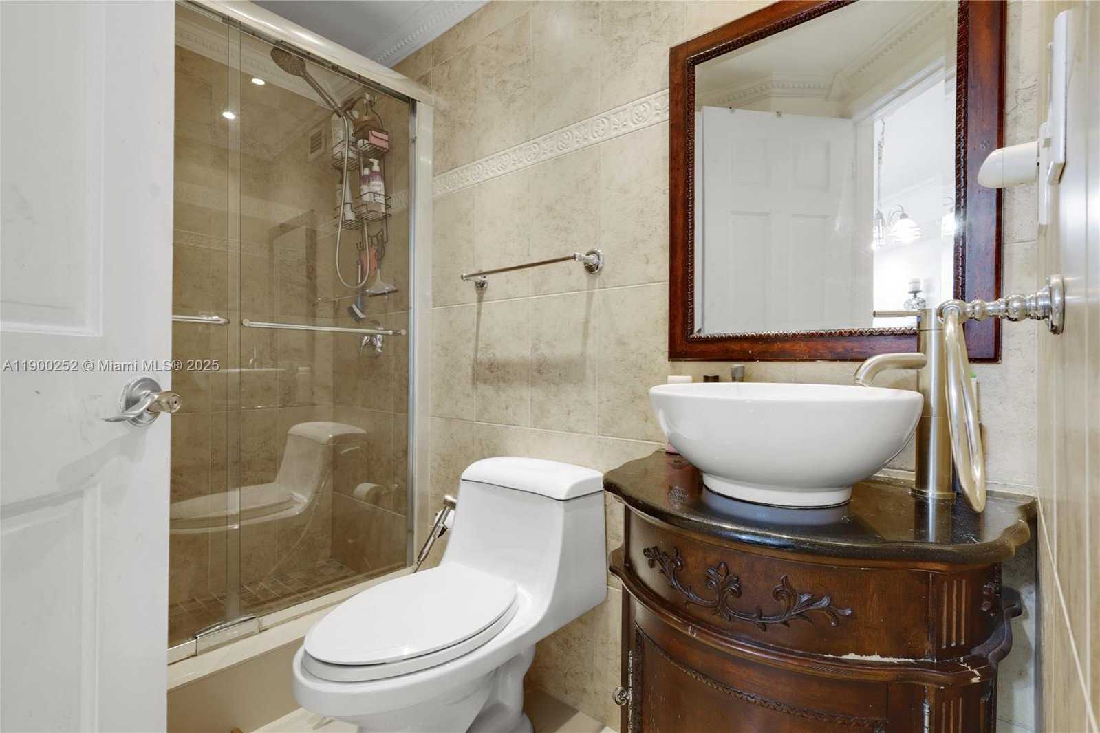 Small Image of 801 BRICKELL BAY DR #1070, Miami Number 17