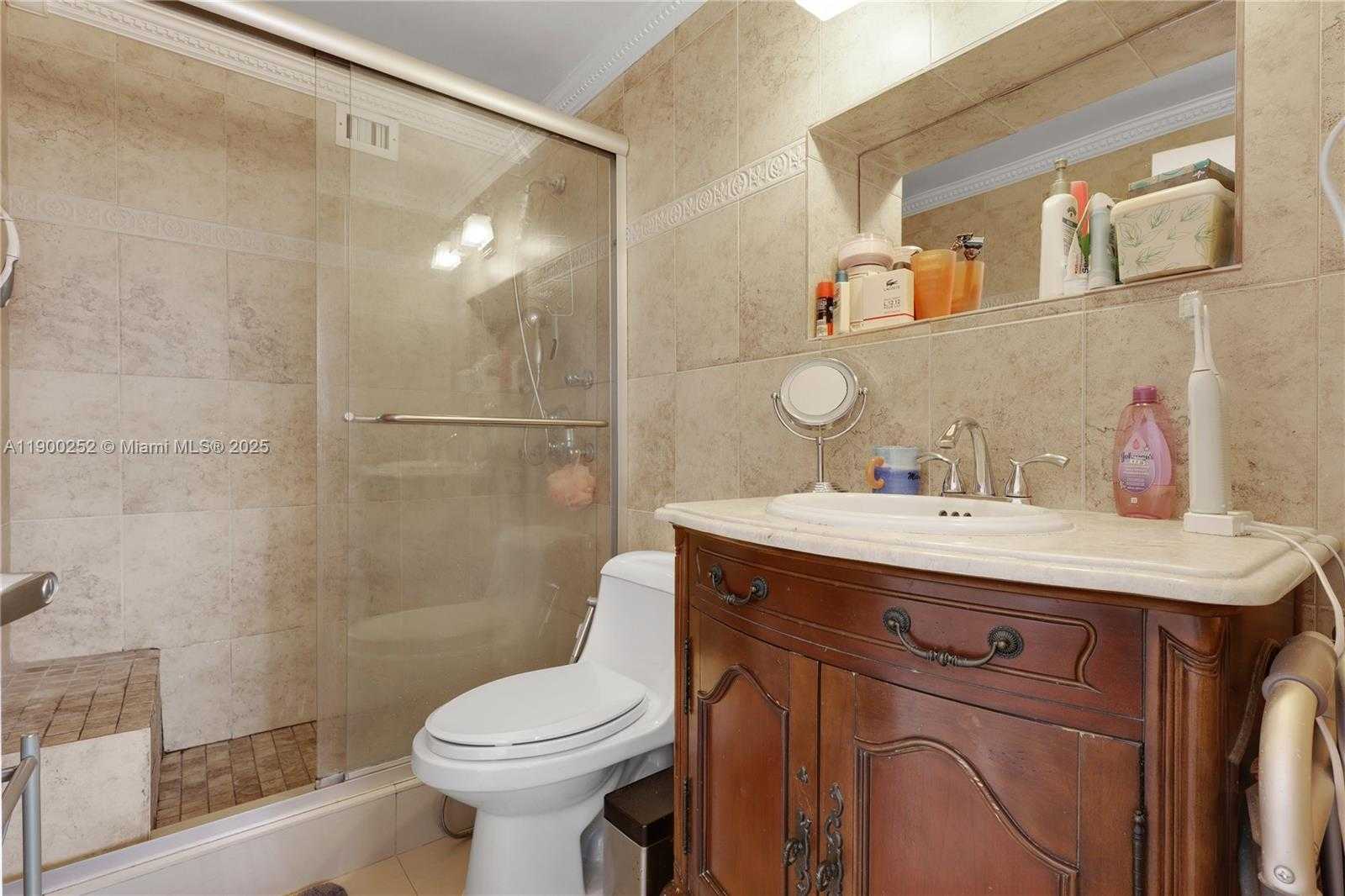 Small Image of 801 BRICKELL BAY DR #1070, Miami Number 18