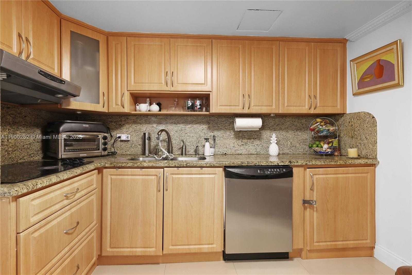 Small Image of 801 BRICKELL BAY DR #1070, Miami Number 20