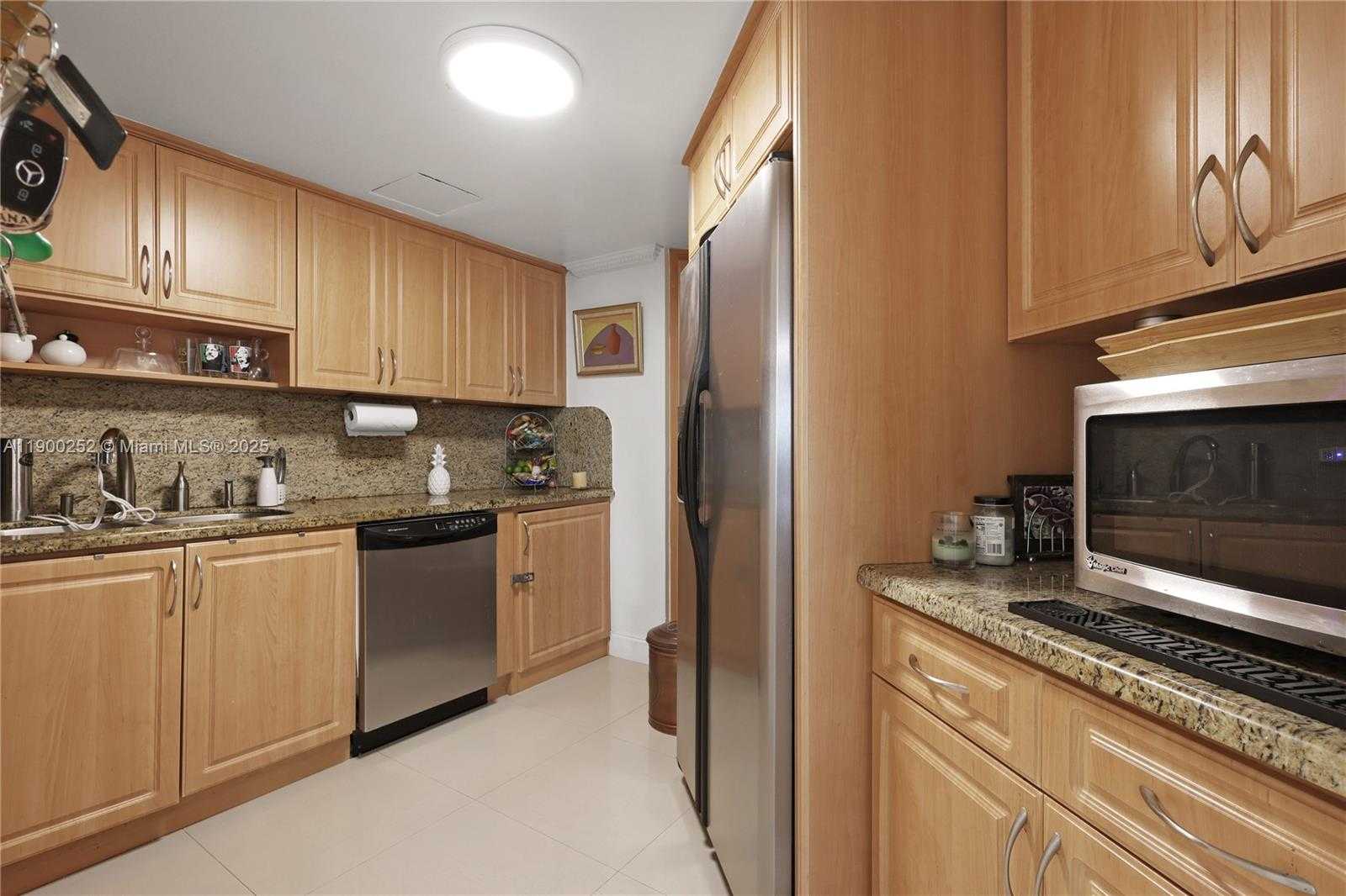 Small Image of 801 BRICKELL BAY DR #1070, Miami Number 22