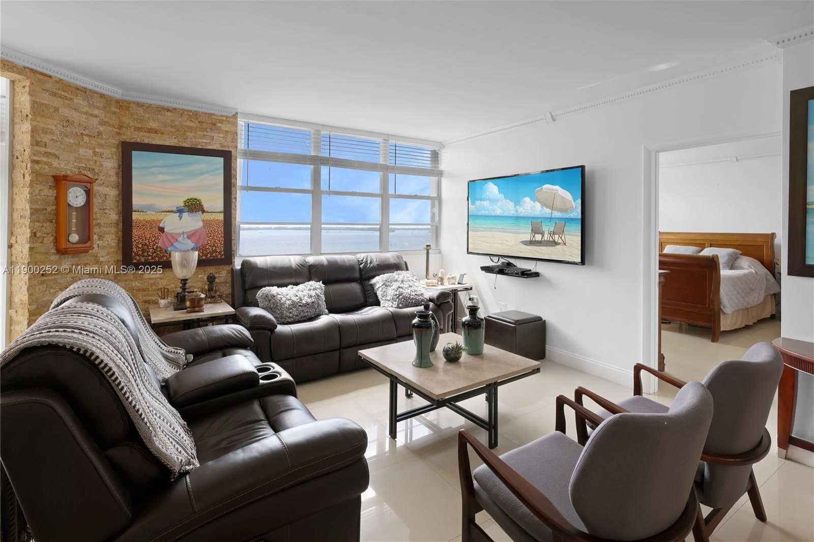 Small Image of 801 BRICKELL BAY DR #1070, Miami Number 28