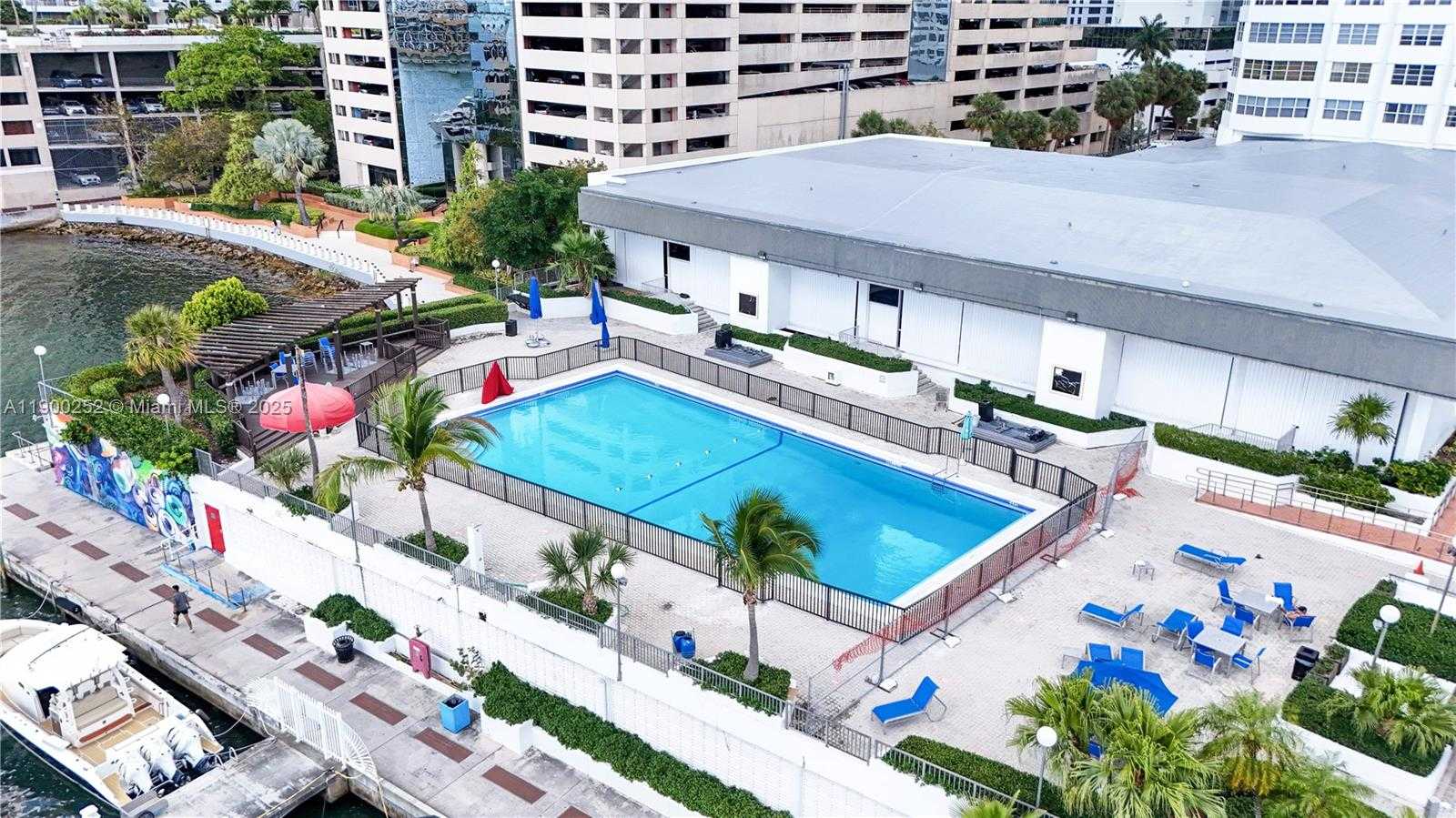 Small Image of 801 BRICKELL BAY DR #1070, Miami Number 3