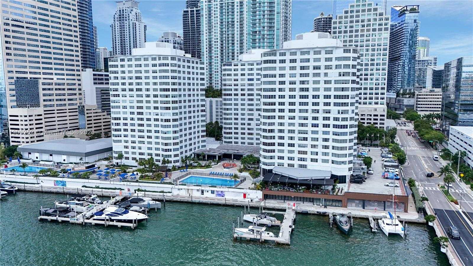 Small Image of 801 BRICKELL BAY DR #1070, Miami Number 7