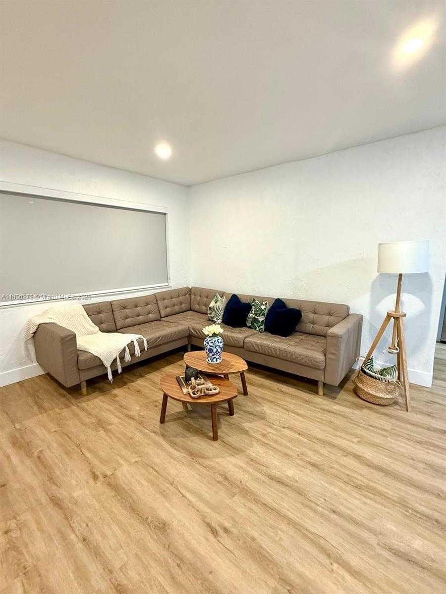 Small Image of 11462 SOUTH WEST 225TH ST, Miami Number 10