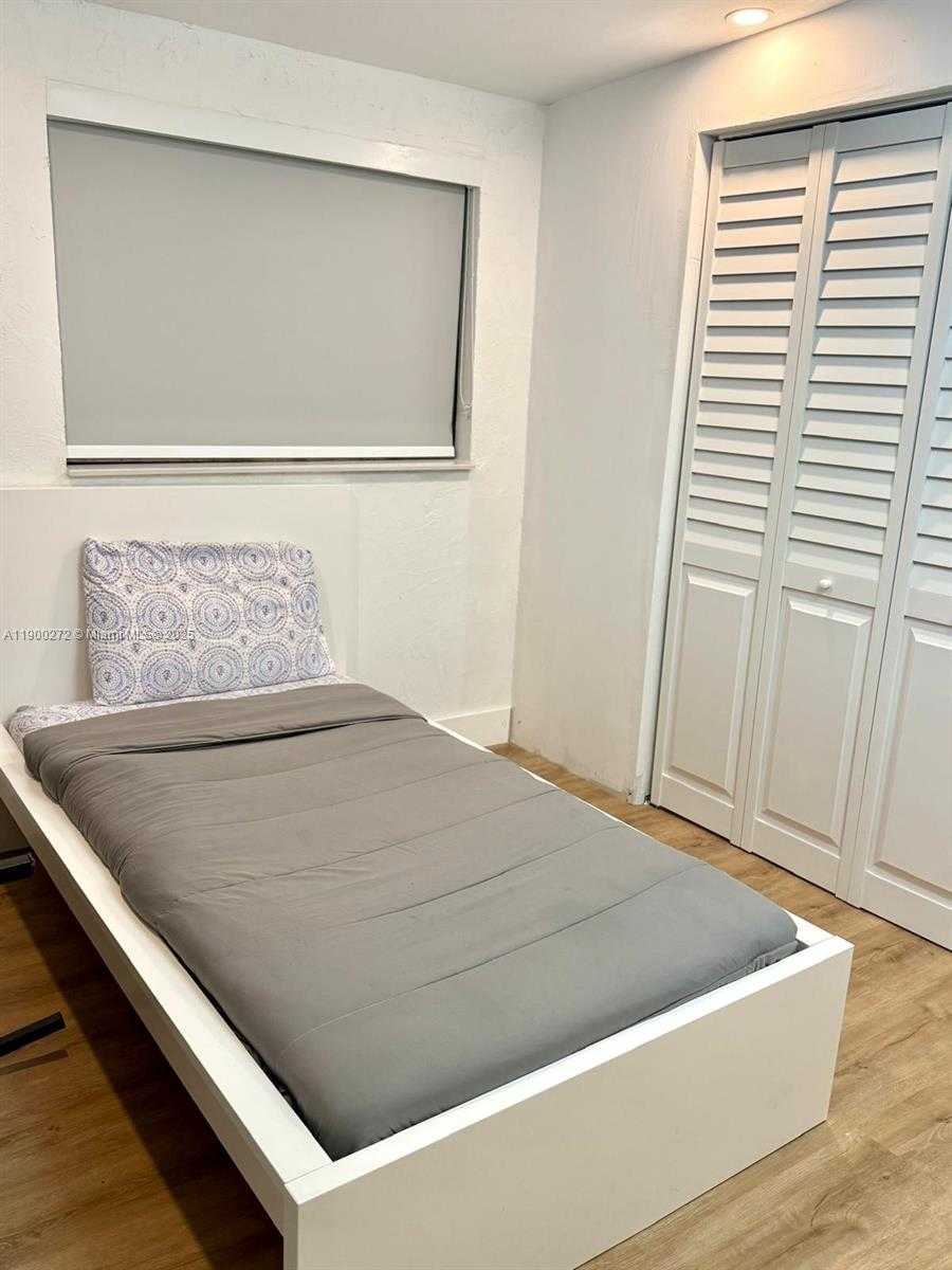 Small Image of 11462 SOUTH WEST 225TH ST, Miami Number 18