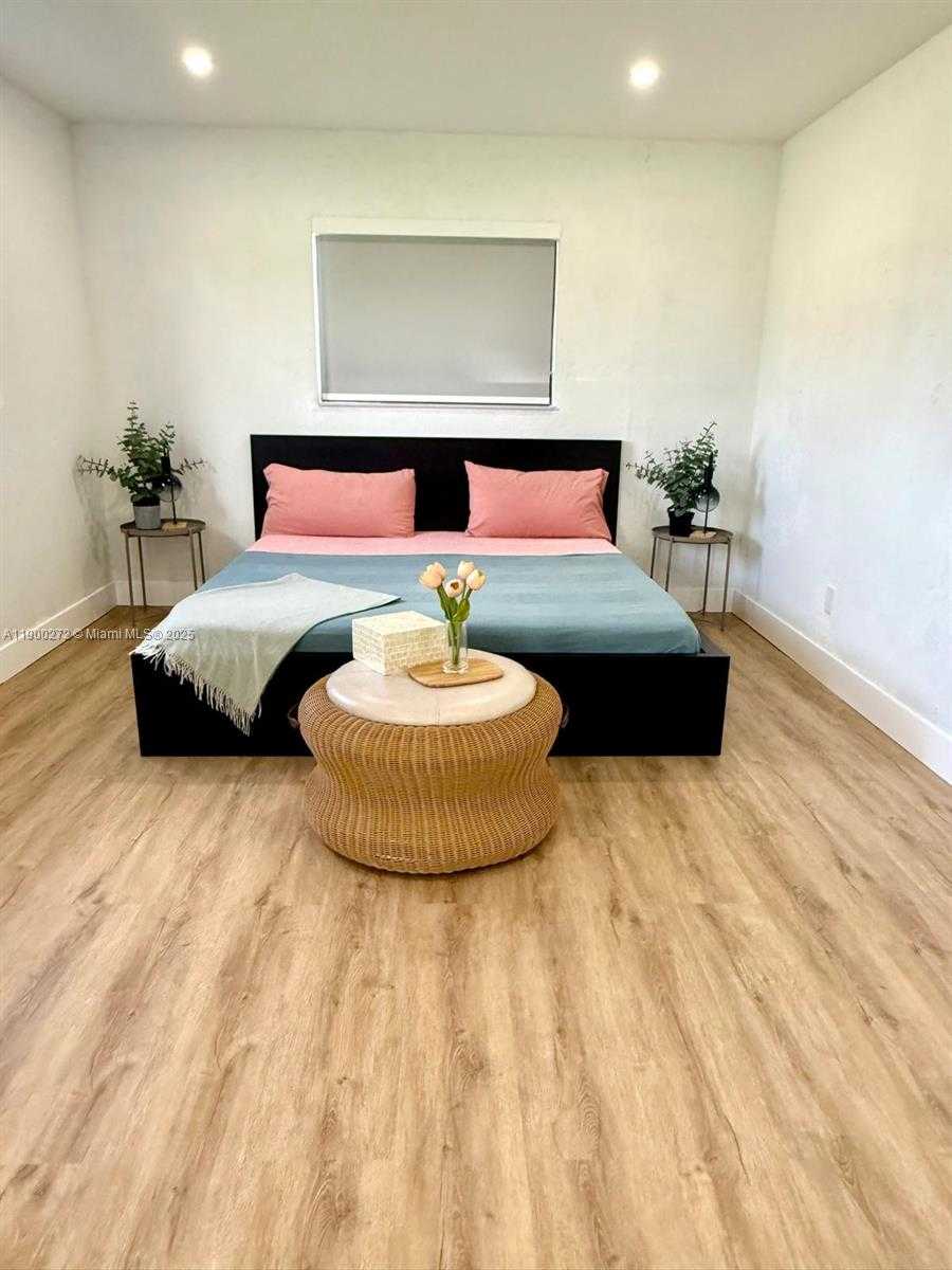Small Image of 11462 SOUTH WEST 225TH ST, Miami Number 27