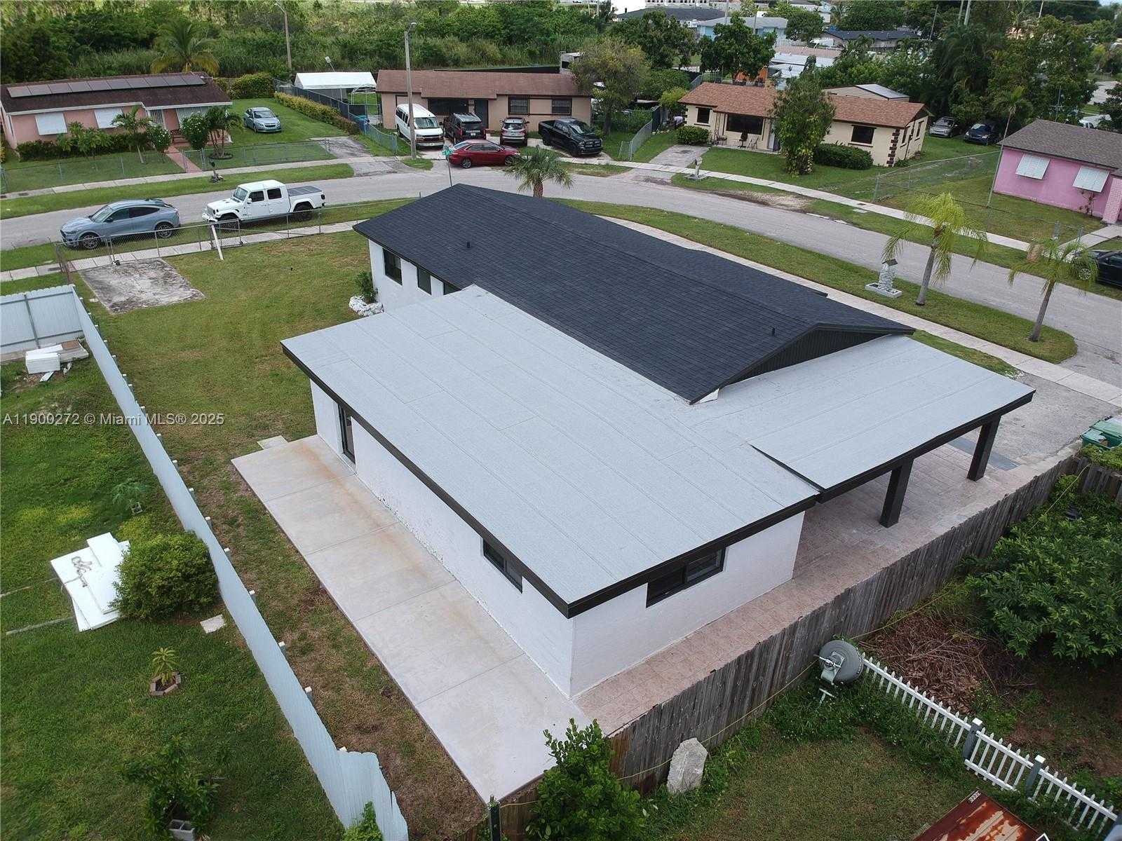 Small Image of 11462 SOUTH WEST 225TH ST, Miami Number 3