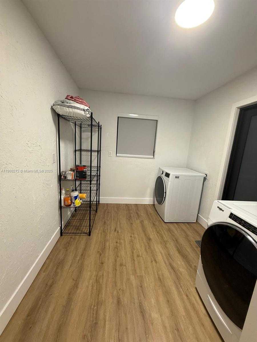 Small Image of 11462 SOUTH WEST 225TH ST, Miami Number 31