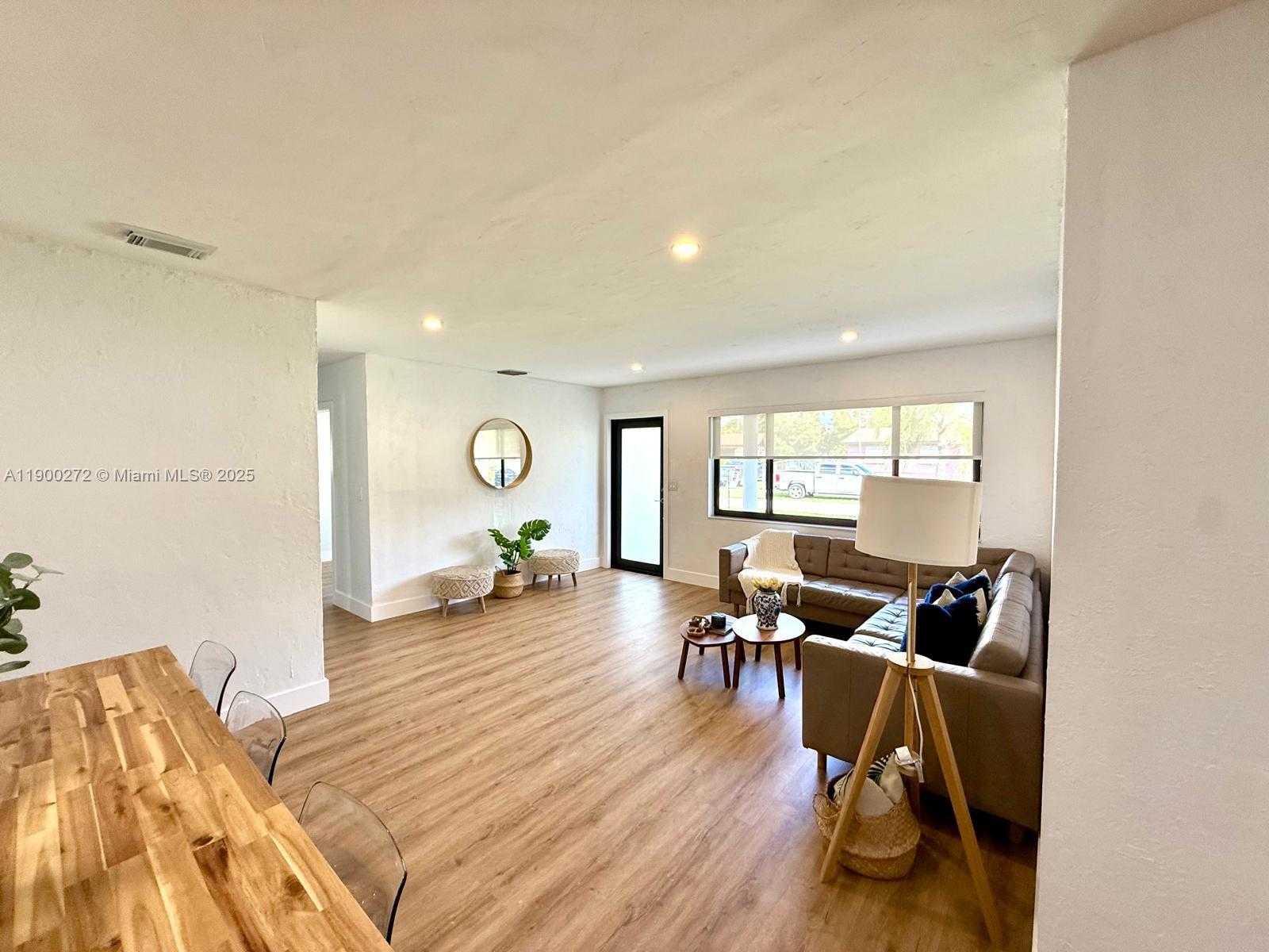 Small Image of 11462 SOUTH WEST 225TH ST, Miami Number 6