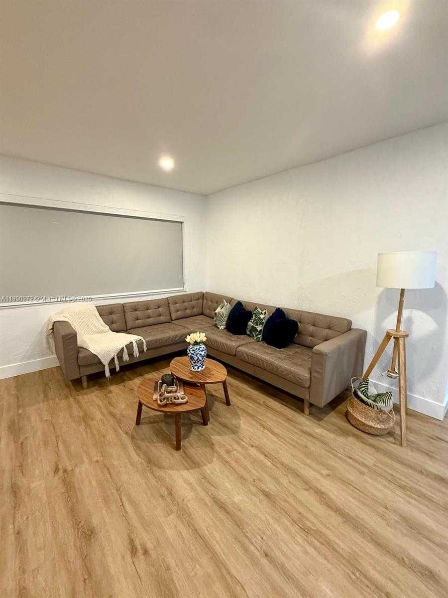 Small Image of 11462 SOUTH WEST 225TH ST, Miami Number 7