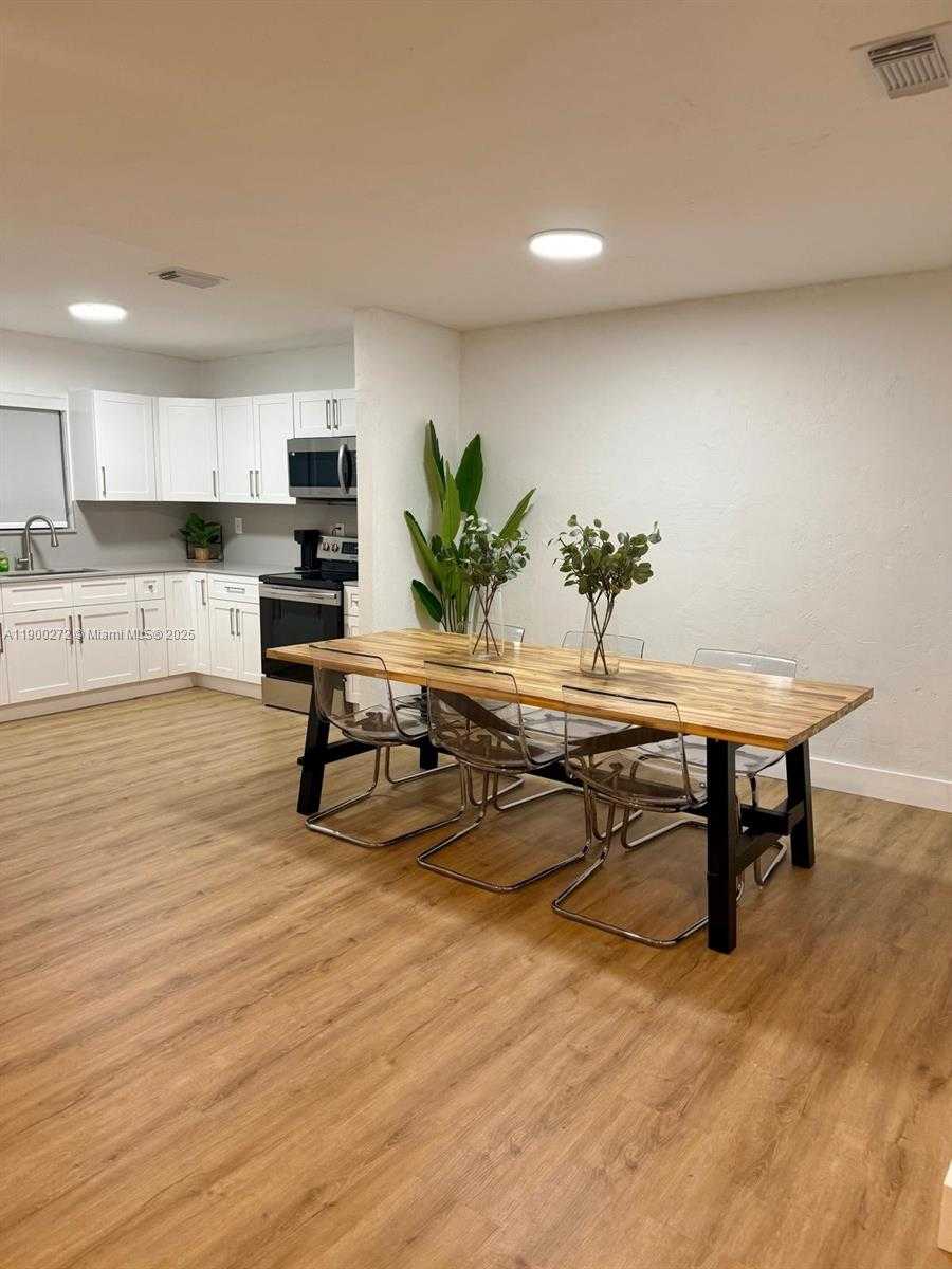 Small Image of 11462 SOUTH WEST 225TH ST, Miami Number 8