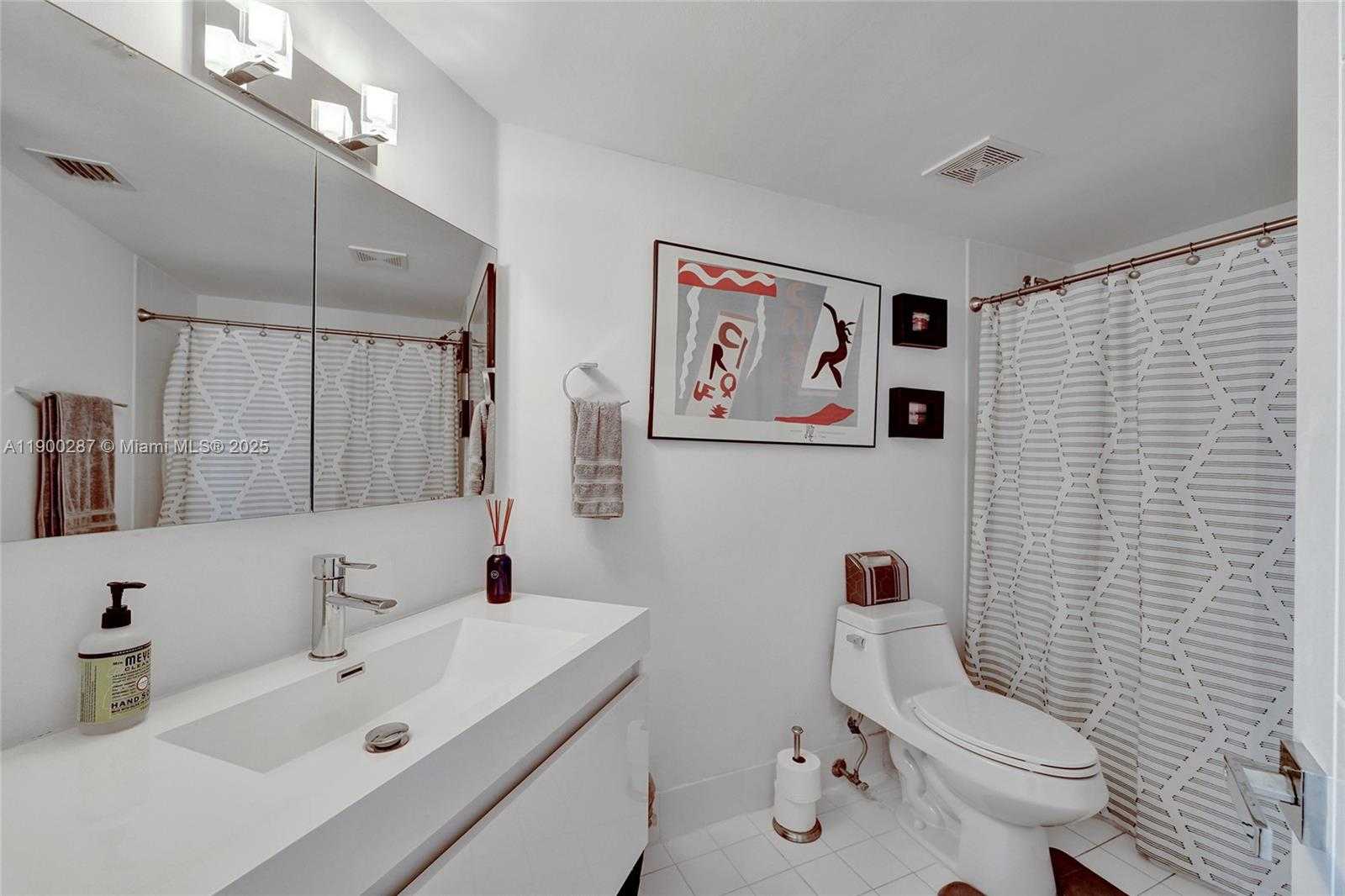 Small Image of 1900 SUNSET HARBOUR DR #1003, Miami Beach Number 19