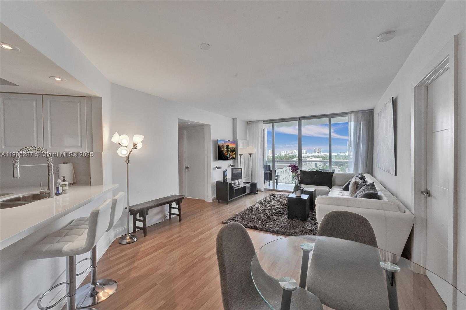 Small Image of 1900 SUNSET HARBOUR DR #1003, Miami Beach Number 22