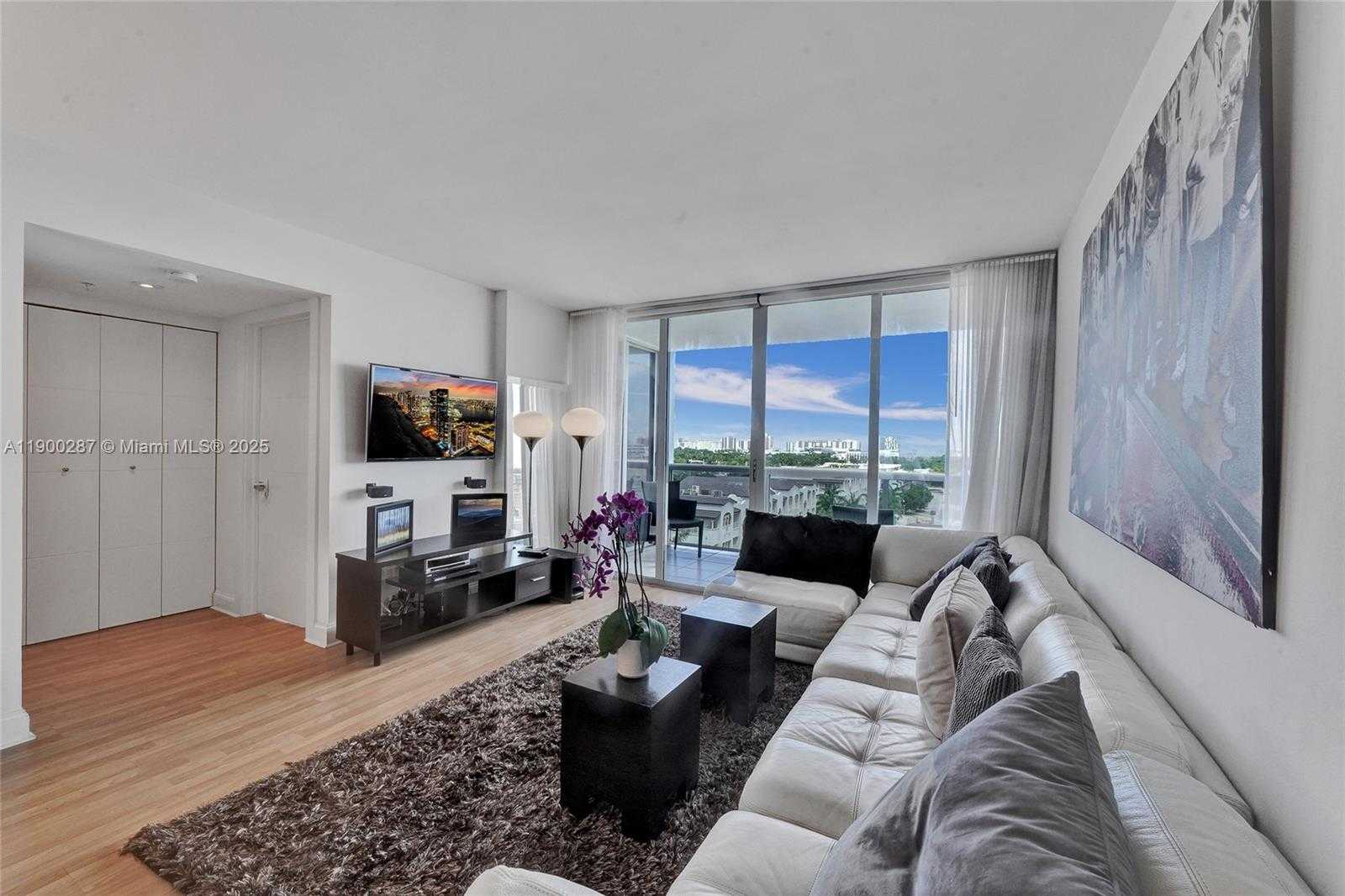 Small Image of 1900 SUNSET HARBOUR DR #1003, Miami Beach Number 3
