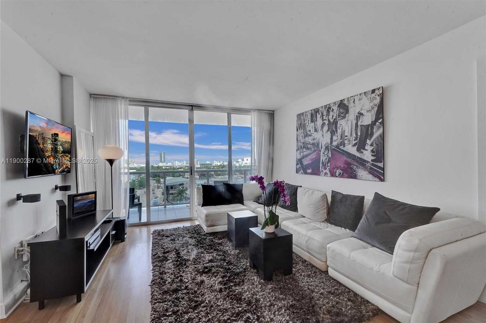 Small Image of 1900 SUNSET HARBOUR DR #1003, Miami Beach Number 4