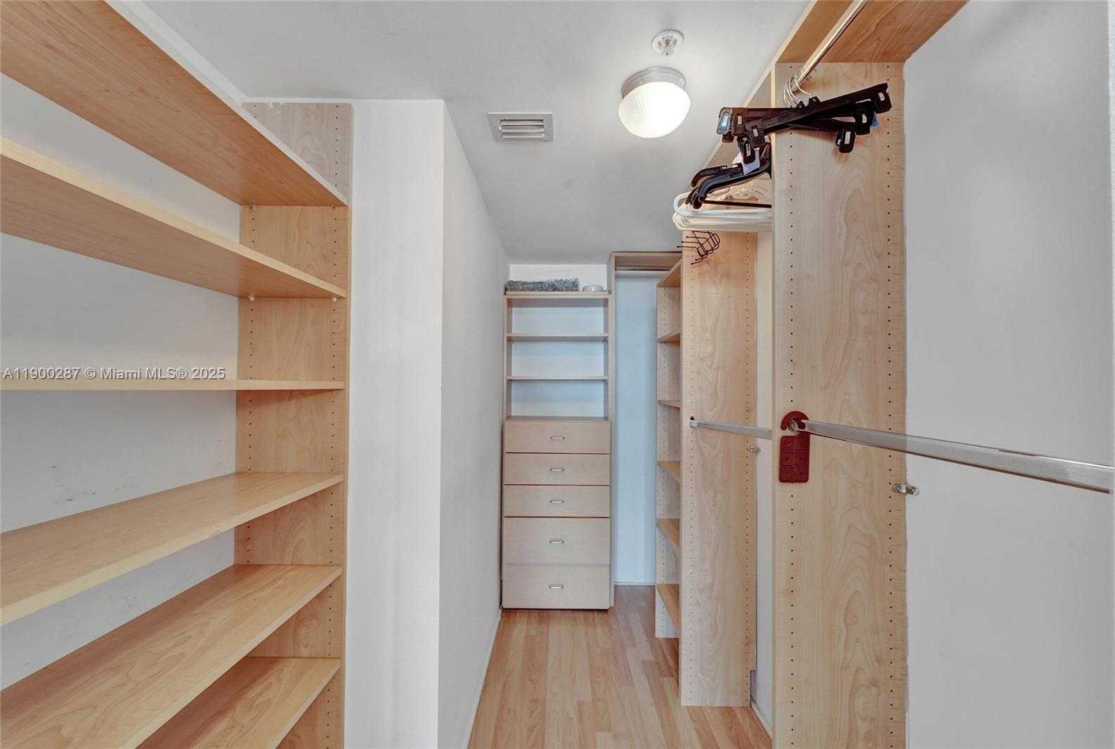 Small Image of 1900 SUNSET HARBOUR DR #1003, Miami Beach Number 8