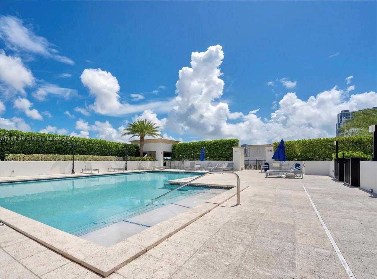 Small Image of 4100 SALZEDO ST #810, Coral Gables Number 17