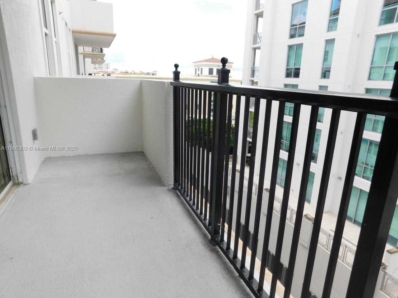 Small Image of 4100 SALZEDO ST #810, Coral Gables Number 19
