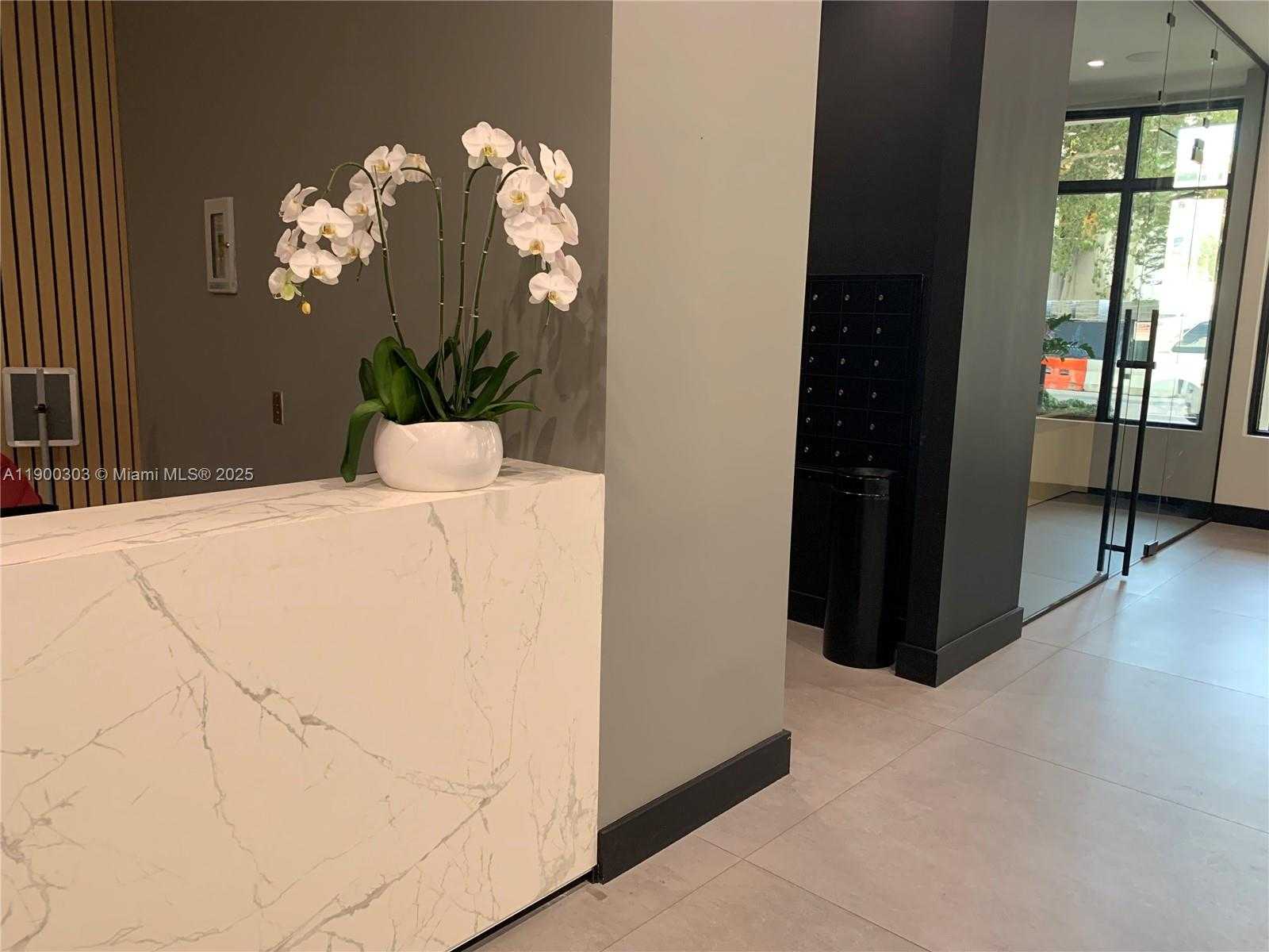 Small Image of 4100 SALZEDO ST #810, Coral Gables Number 3