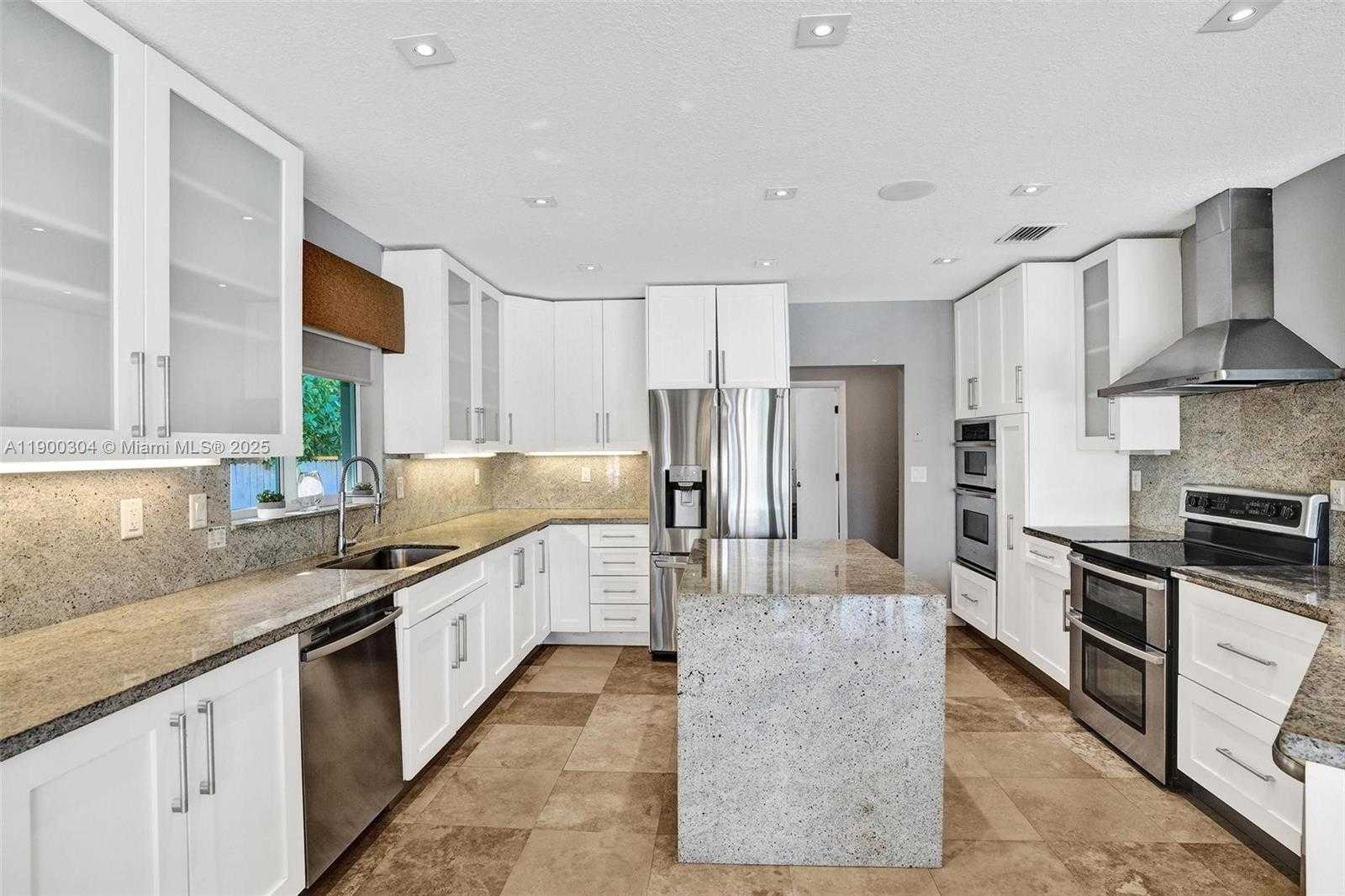 Small Image of 1935 NORTH EAST 117TH RD, North Miami Number 21