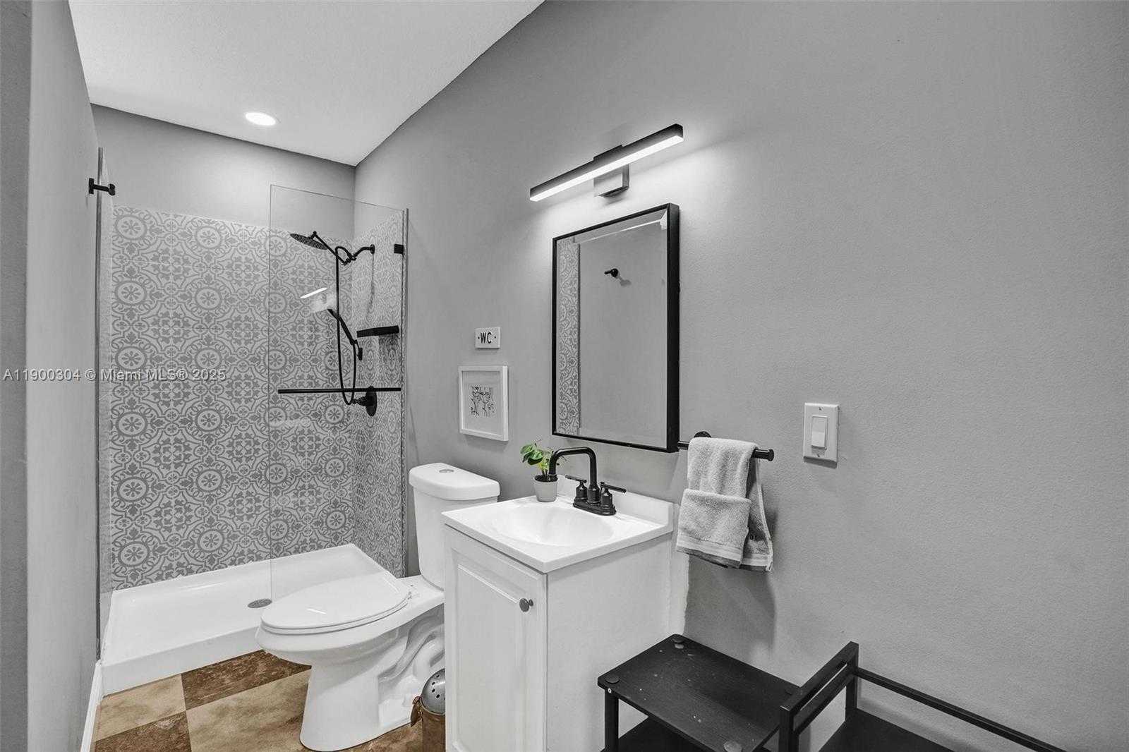 Small Image of 1935 NORTH EAST 117TH RD, North Miami Number 38