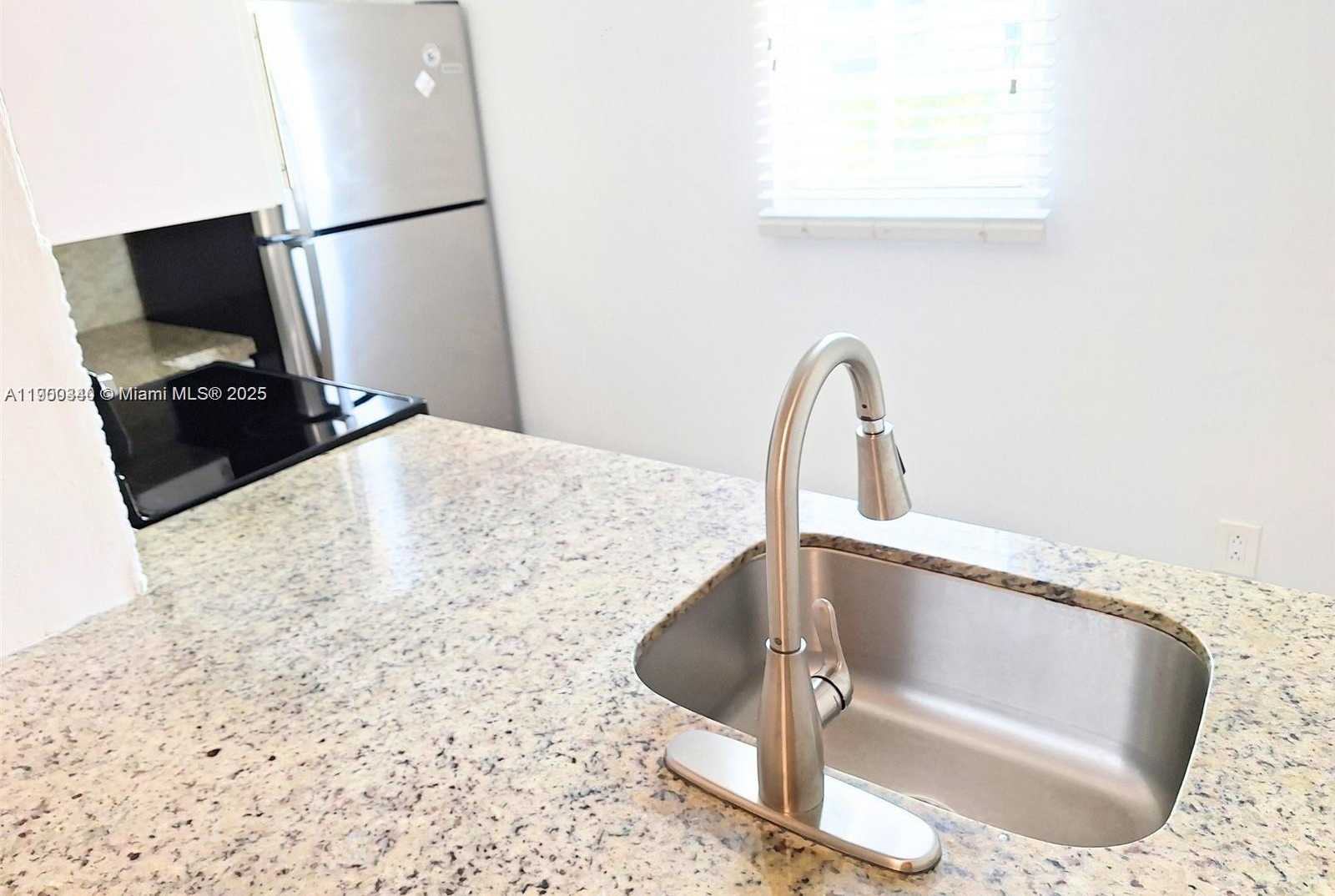 Small Image of 2011 BAY DR #1, Miami Beach Number 11