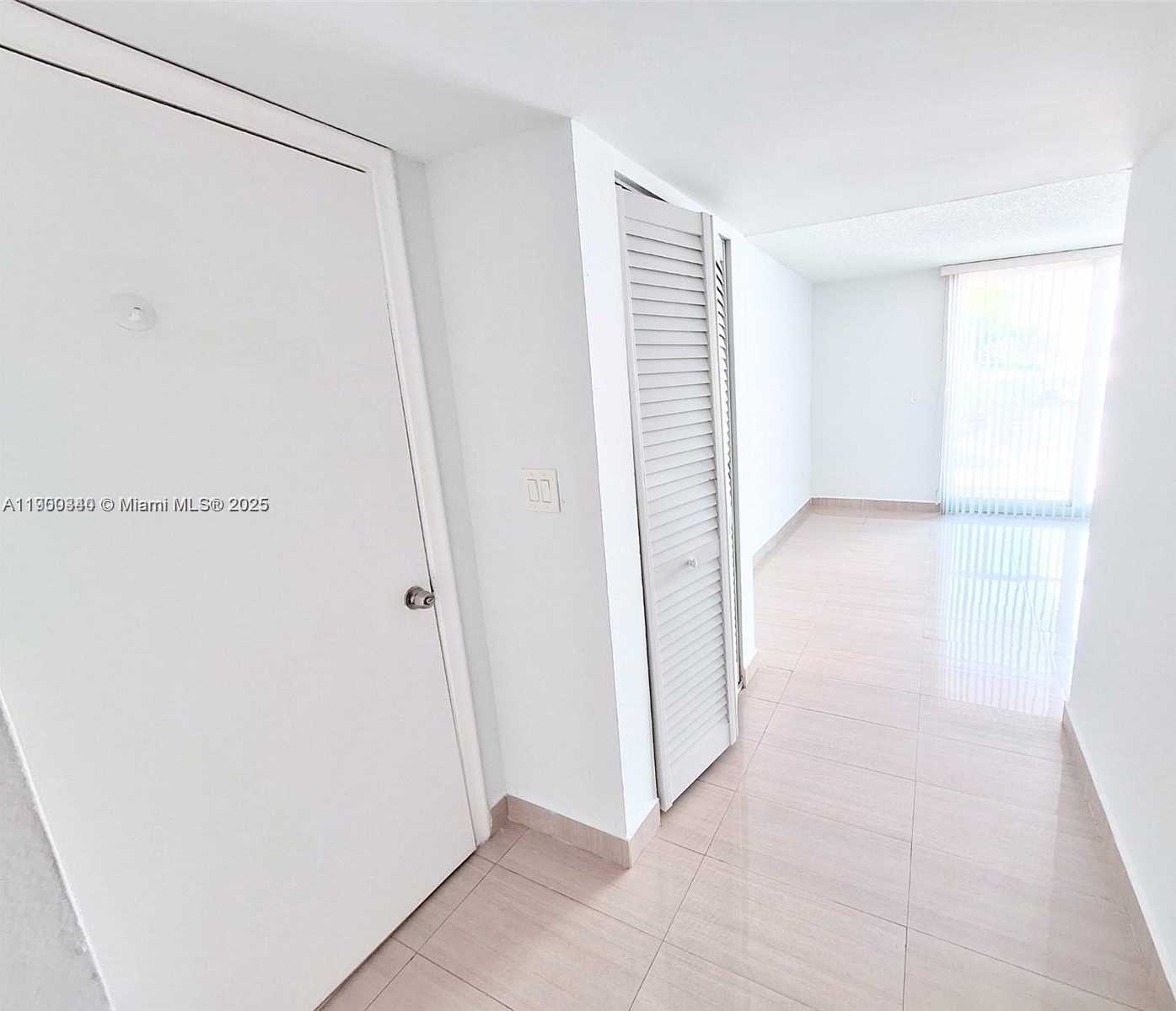 Small Image of 2011 BAY DR #1, Miami Beach Number 12