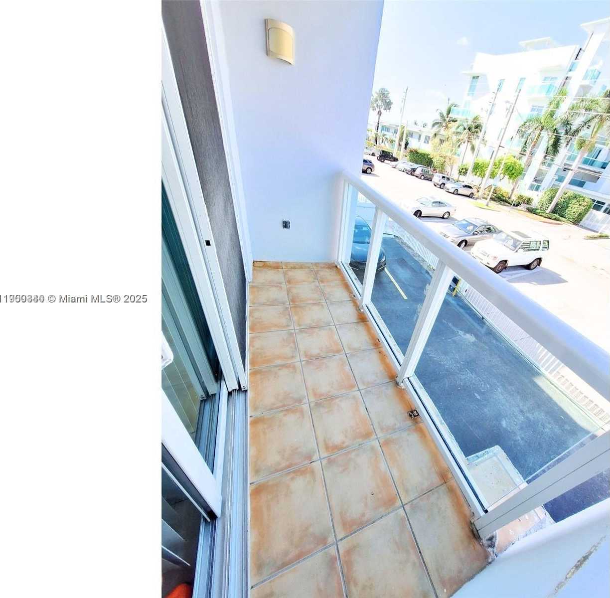 Small Image of 2011 BAY DR #1, Miami Beach Number 17