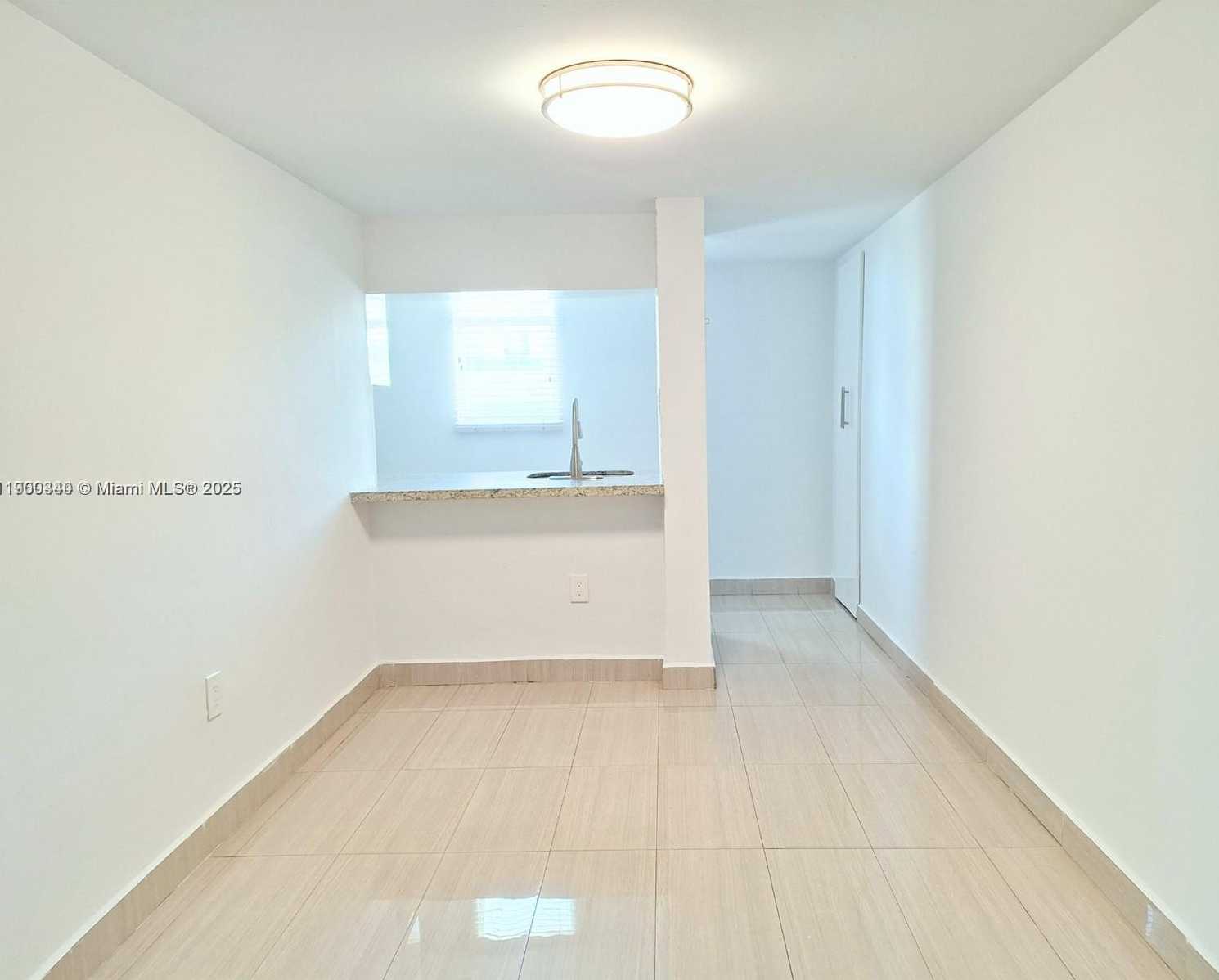 Small Image of 2011 BAY DR #1, Miami Beach Number 8